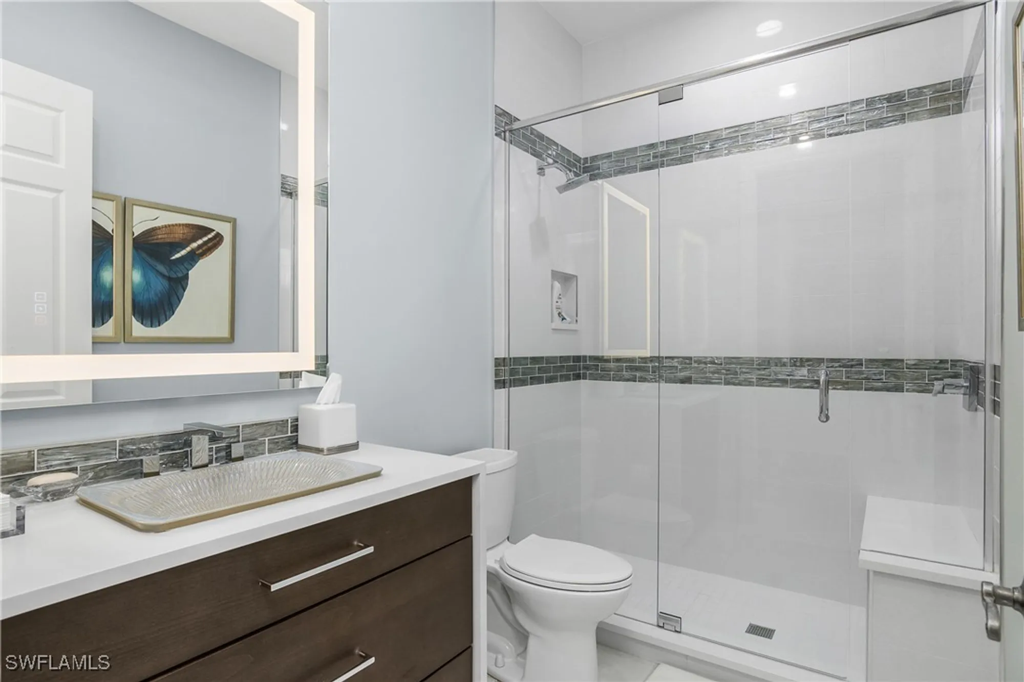 Property Slideshow image 17 of 32 | 700 bentwater cir 203, Naples, FL, 34108