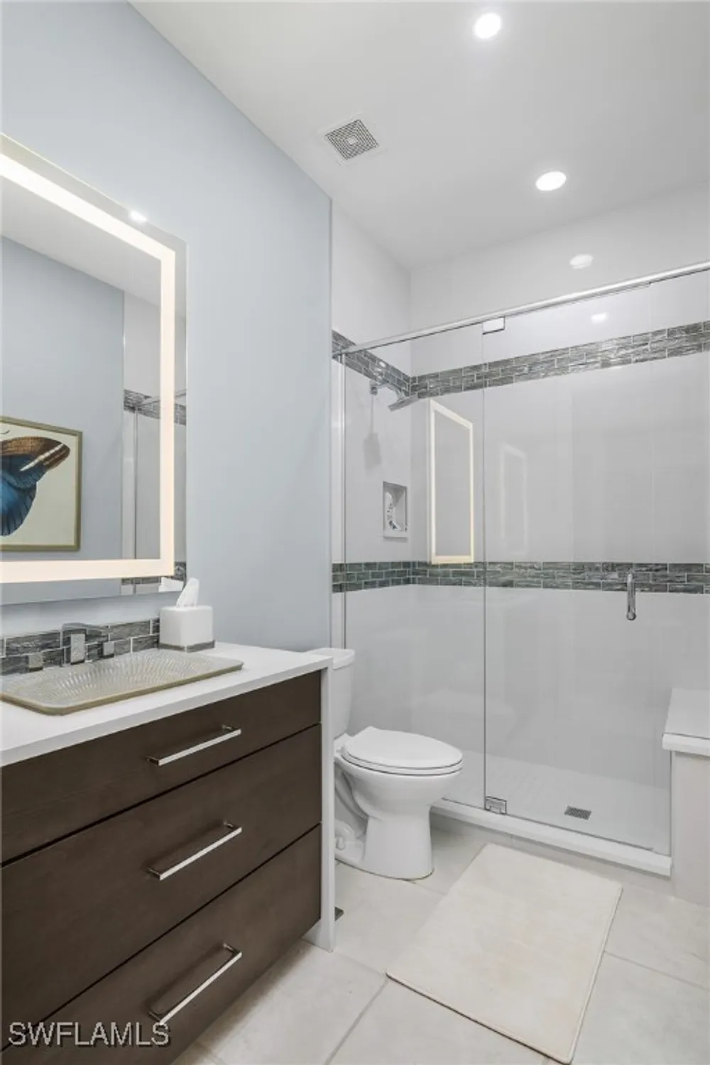 Property Slideshow image 18 of 32 | 700 bentwater cir 203, Naples, FL, 34108
