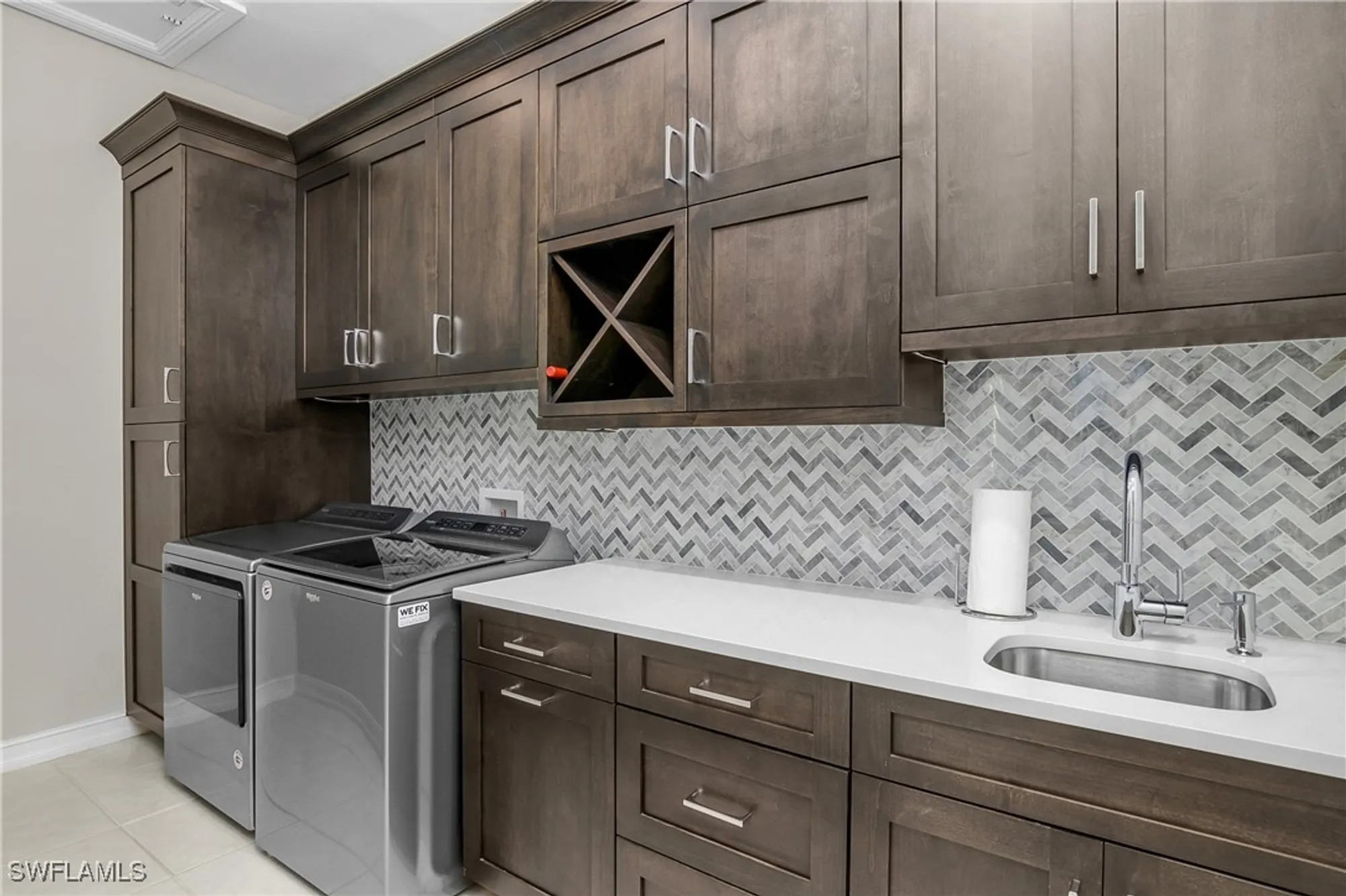 Property Slideshow image 19 of 32 | 700 bentwater cir 203, Naples, FL, 34108