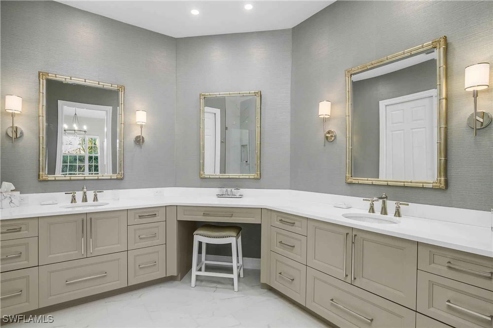 Property Slideshow image 13 of 32 | 700 bentwater cir 203, Naples, FL, 34108