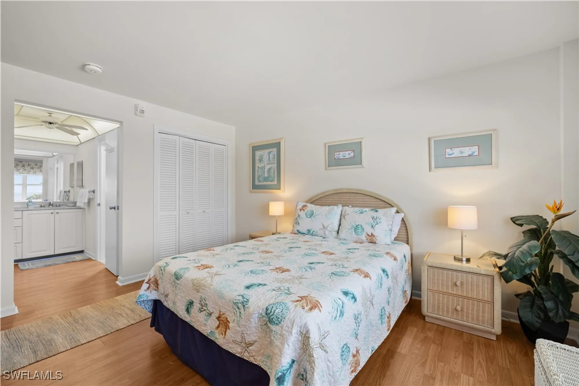 Property Slideshow image 9 of 15 | 2011 gulf shore blvd 44, Naples, FL, 34102