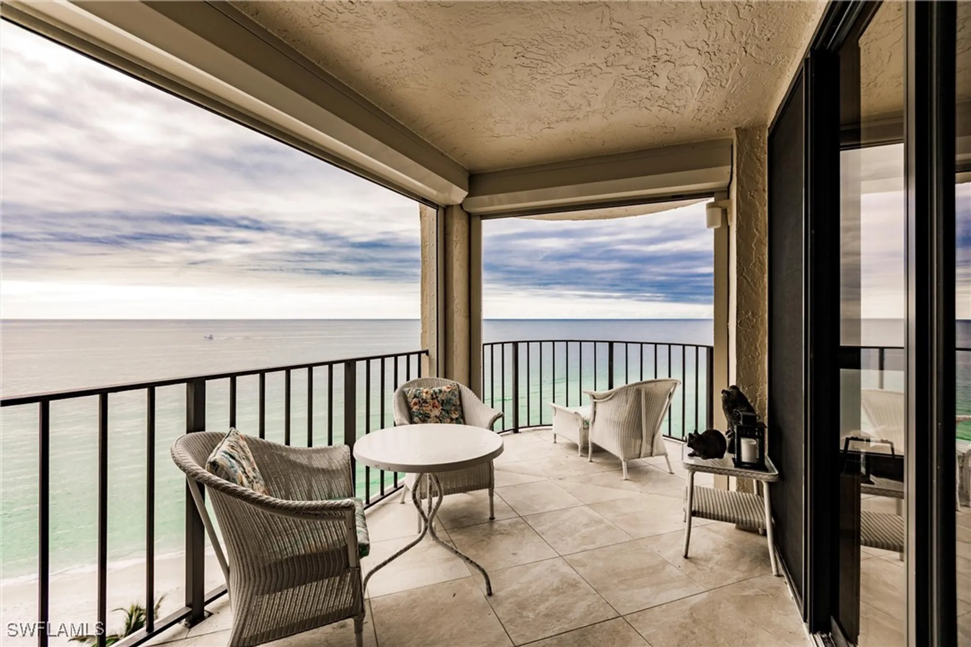 Property Slideshow image 16 of 36 | 3115 gulf shore blvd 806s, Naples, FL, 34103