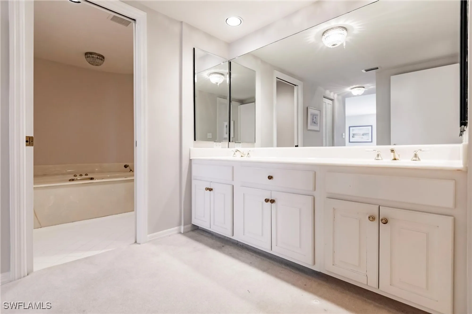 Property Slideshow image 10 of 36 | 3115 gulf shore blvd 806s, Naples, FL, 34103