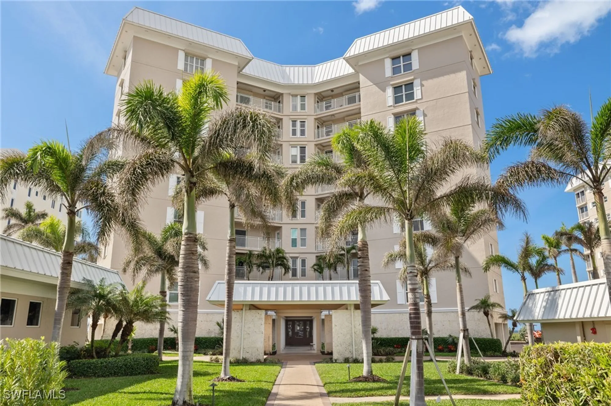 Property Slideshow image 1 of 29 | 2901 gulf shore blvd n apt 701s, Naples, FL, 34103