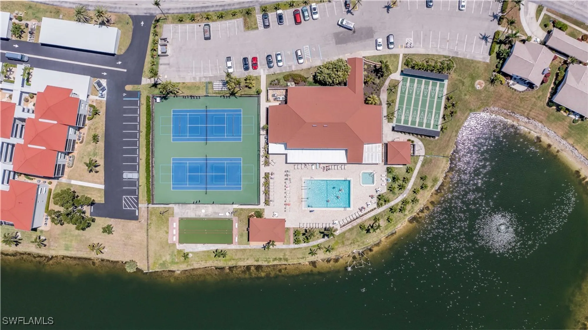 Property Slideshow image 16 of 18 | 11540 caravel cir 3028, Fort Myers, FL, 33908