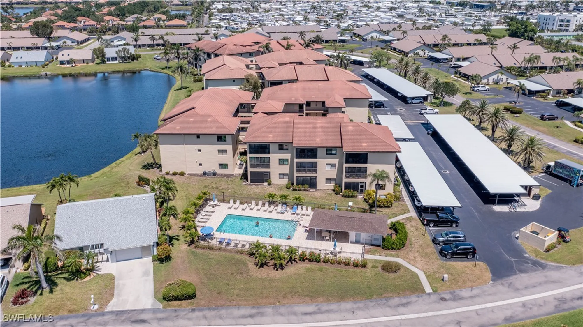 Property Slideshow image 2 of 18 | 11540 caravel cir 3028, Fort Myers, FL, 33908