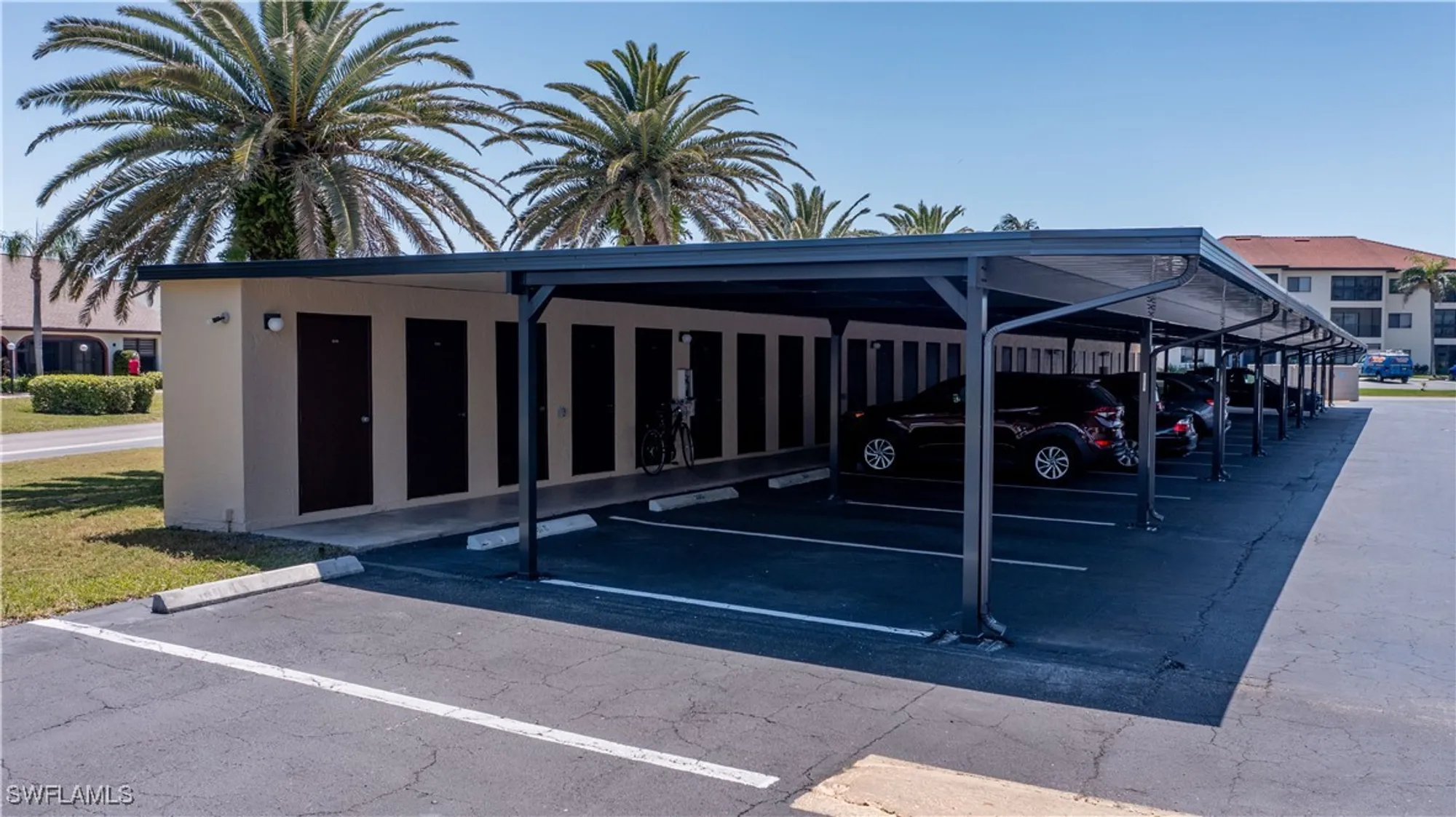 Property Slideshow image 8 of 18 | 11540 caravel cir 3028, Fort Myers, FL, 33908