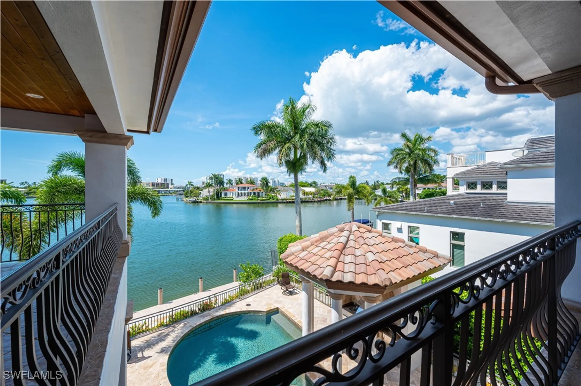 Property Slideshow image 14 of 35 | 3111 leeward ln, Naples, FL, 34103