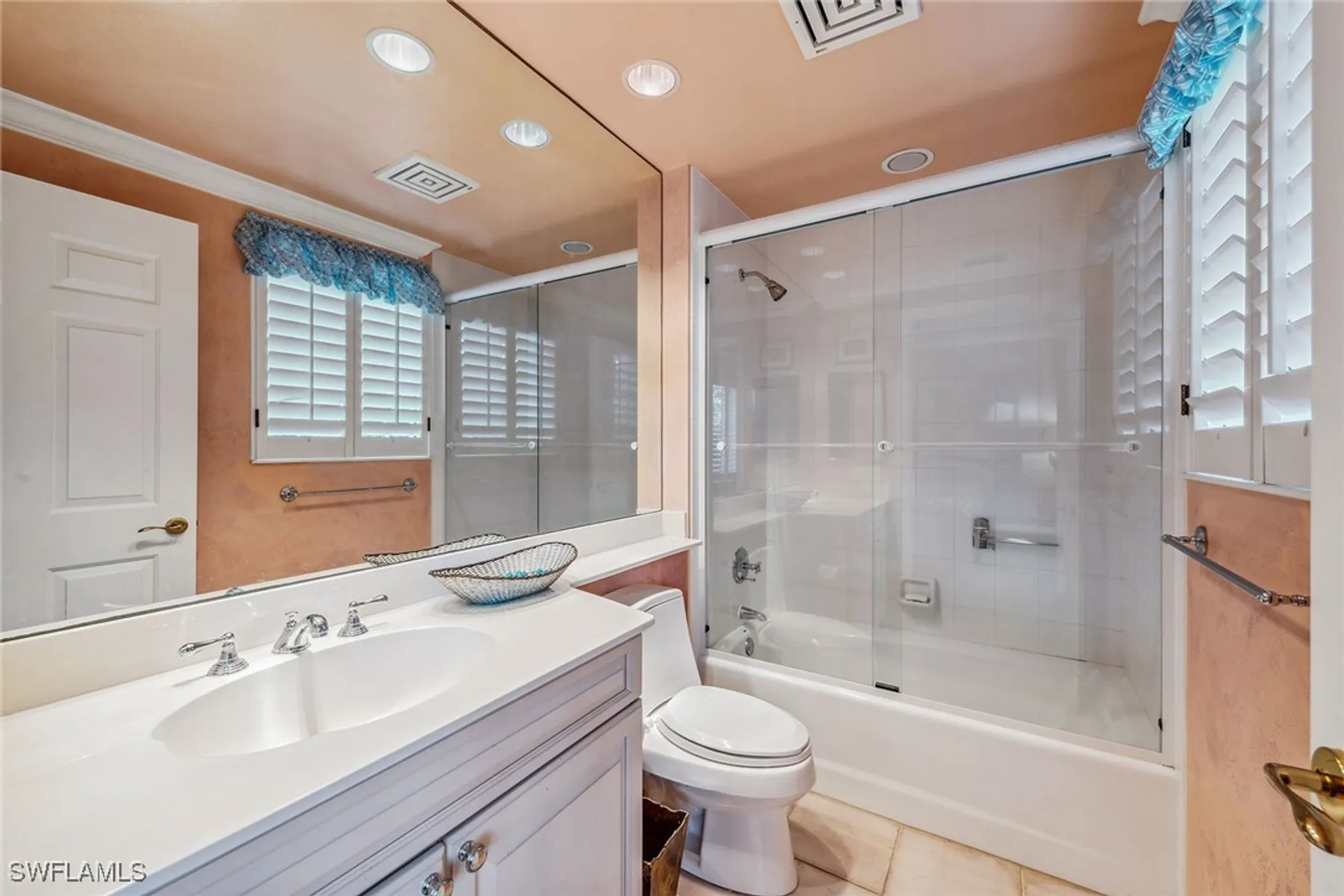 Property Slideshow image 14 of 21 | 8720 bay colony dr 104, Naples, FL, 34108