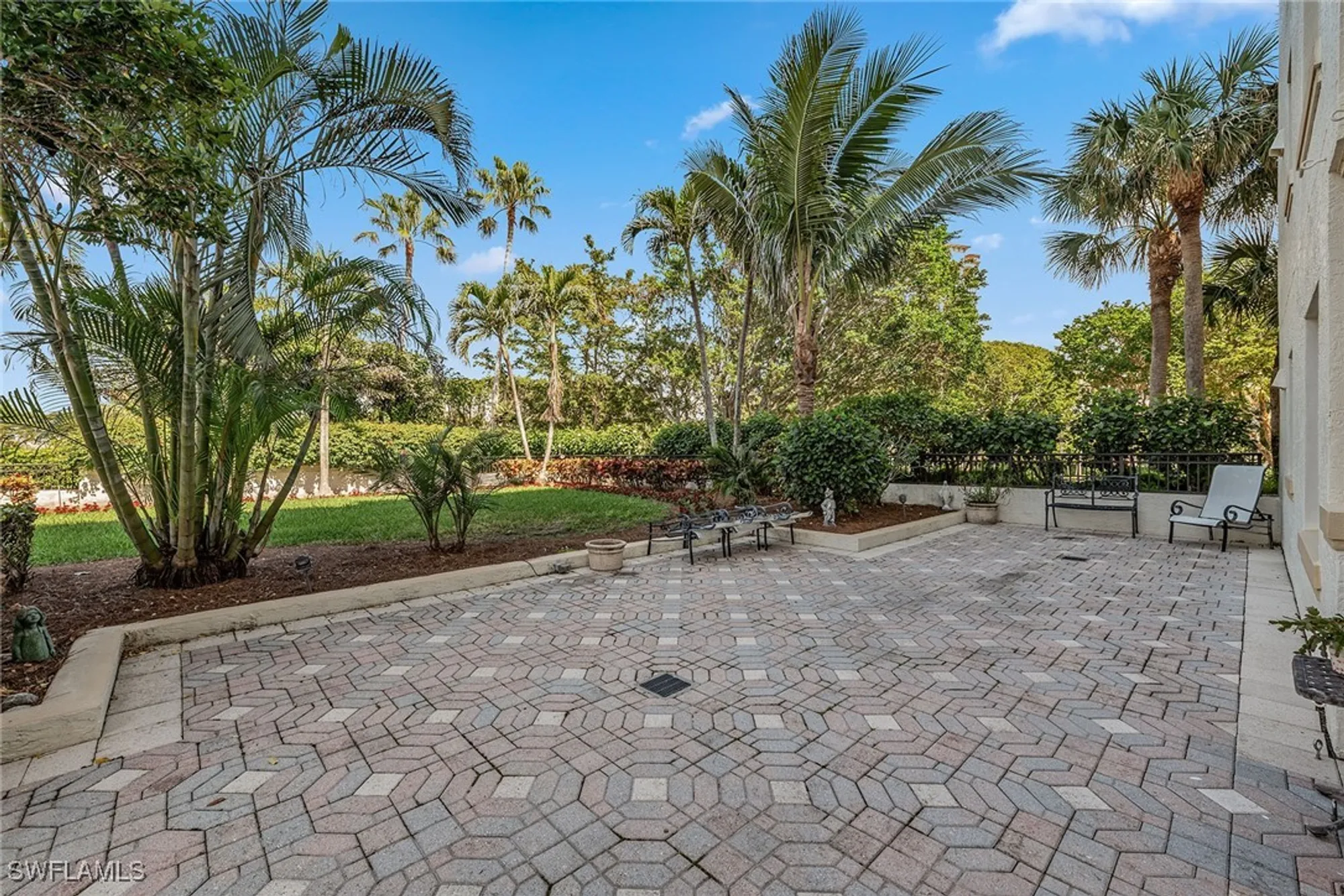 Property Slideshow image 19 of 21 | 8720 bay colony dr 104, Naples, FL, 34108