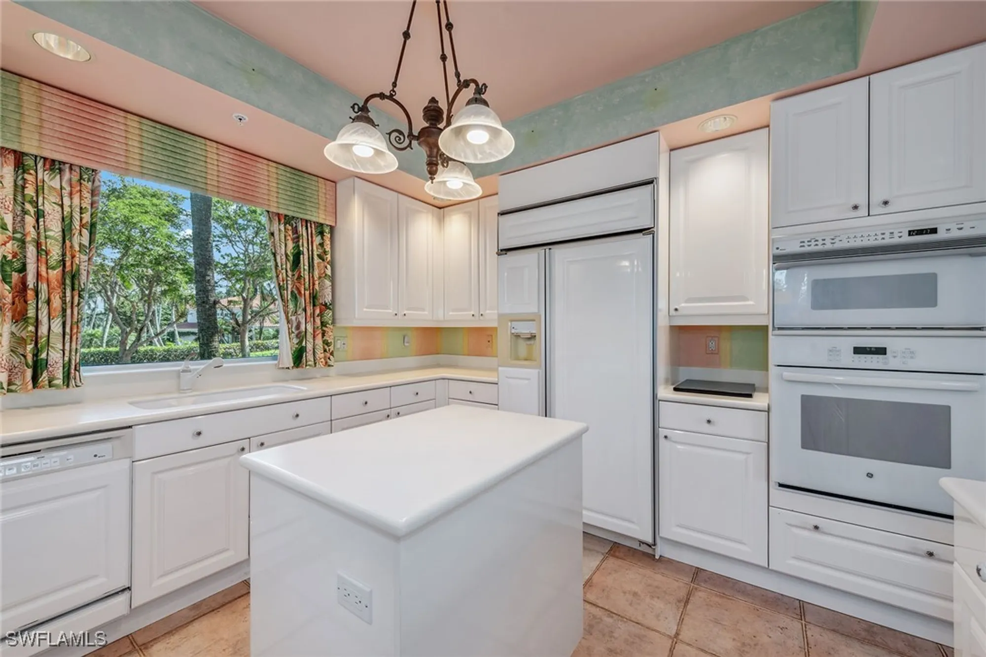 Property Slideshow image 7 of 21 | 8720 bay colony dr 104, Naples, FL, 34108