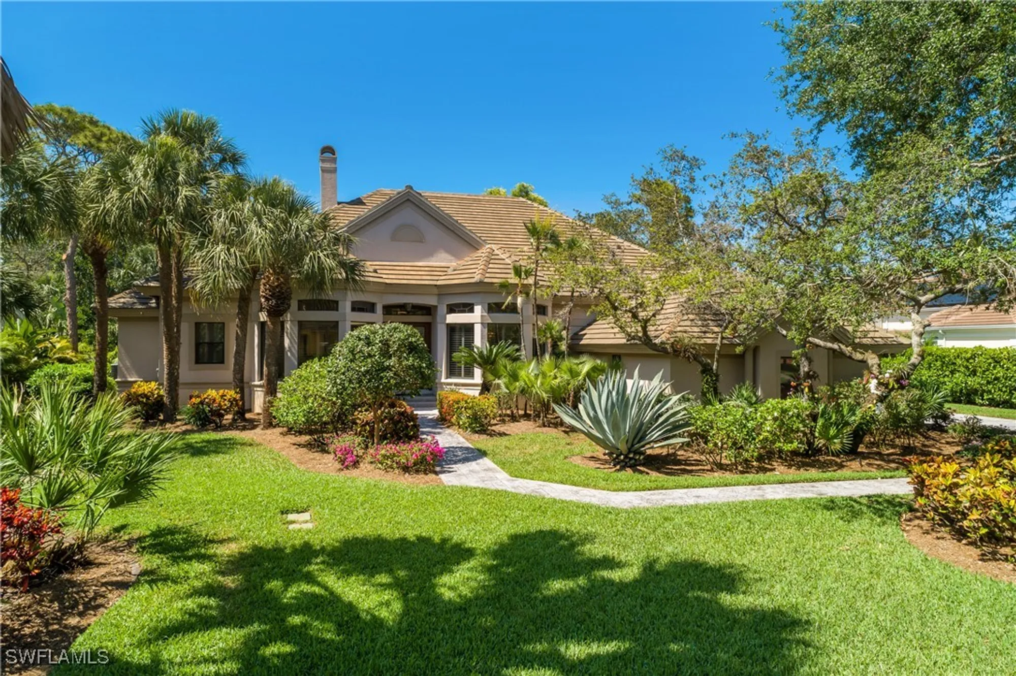 Property Slideshow image 1 of 50 | 3370 oaklake ct, Bonita Springs, FL, 34134