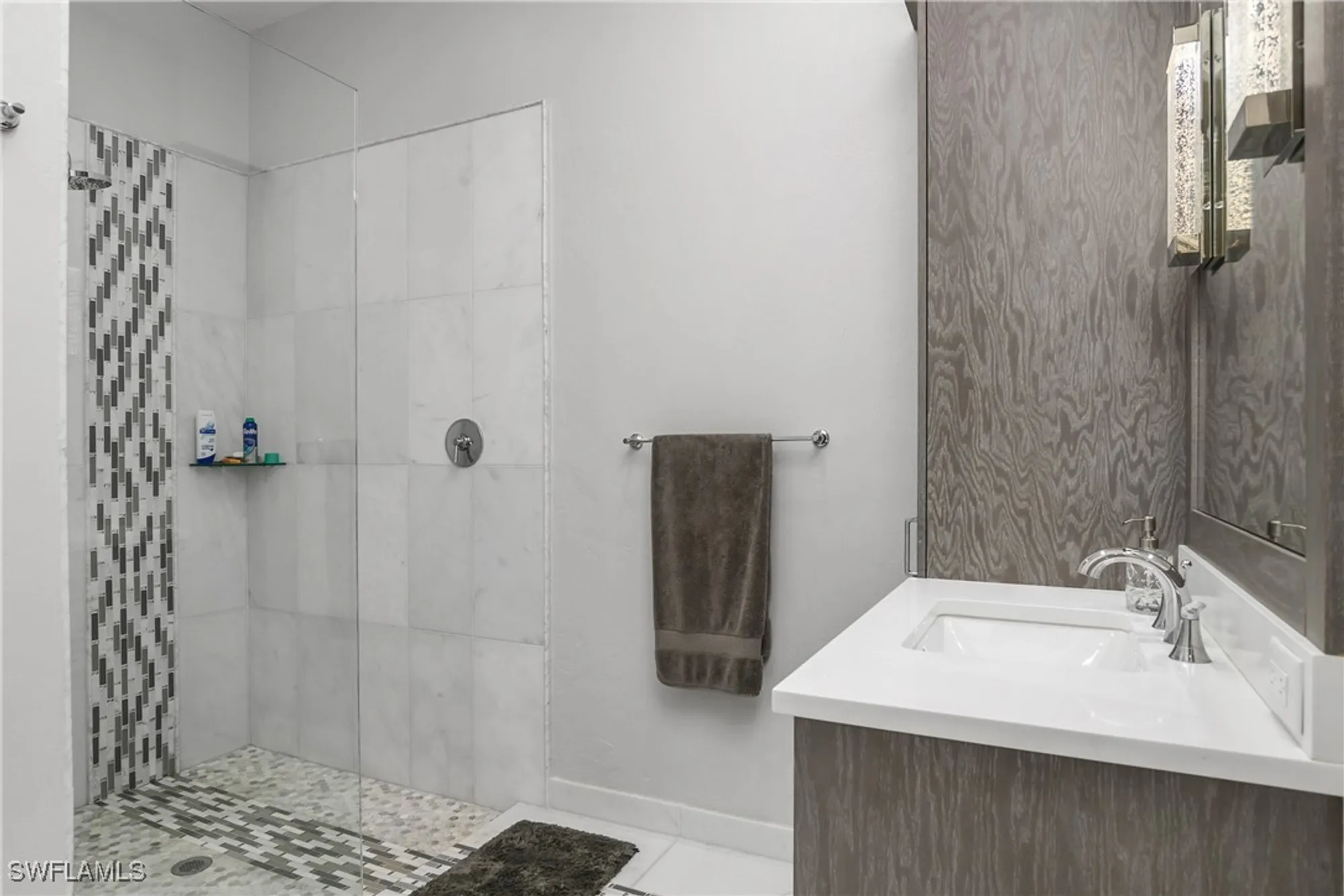 Property Slideshow image 30 of 50 | 3370 oaklake ct, Bonita Springs, FL, 34134