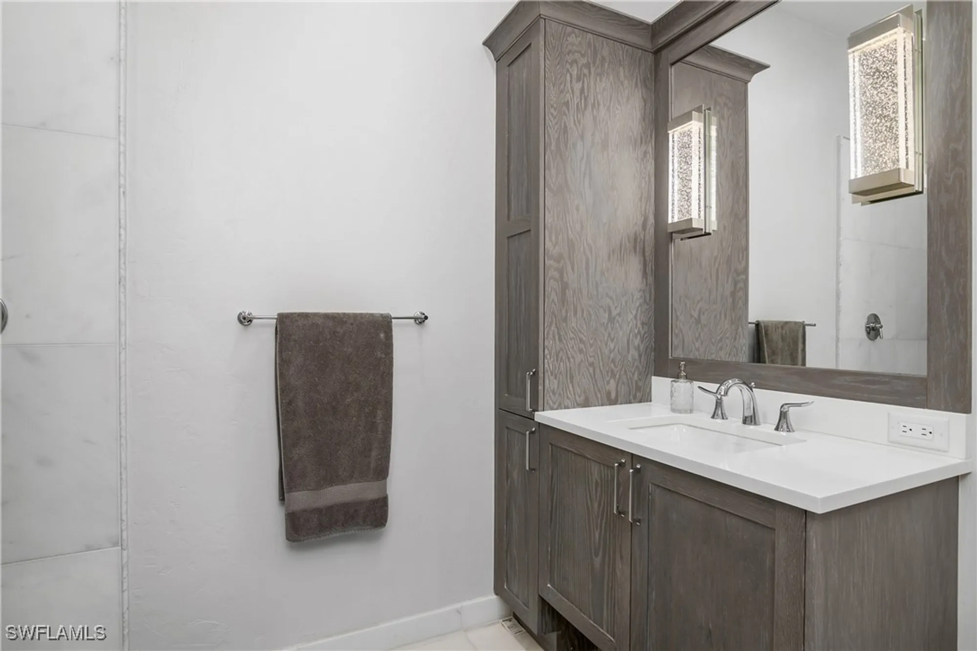 Property Slideshow image 31 of 50 | 3370 oaklake ct, Bonita Springs, FL, 34134