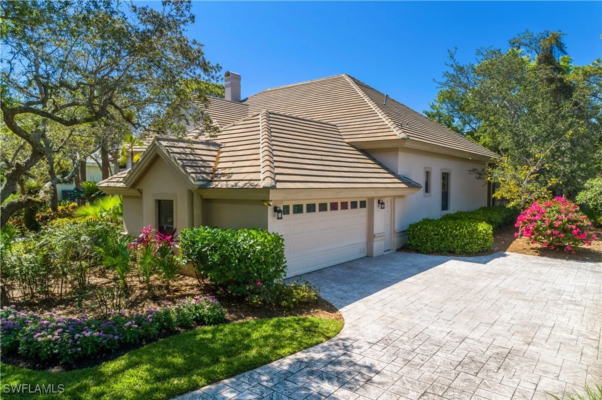 Property Slideshow image 6 of 50 | 3370 oaklake ct, Bonita Springs, FL, 34134