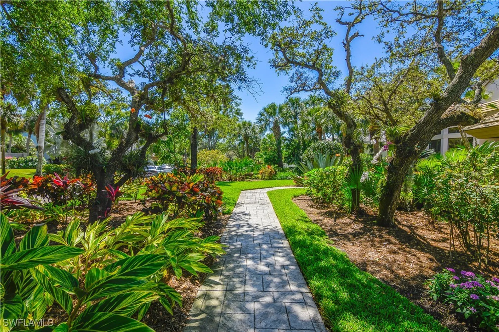 Property Slideshow image 7 of 50 | 3370 oaklake ct, Bonita Springs, FL, 34134