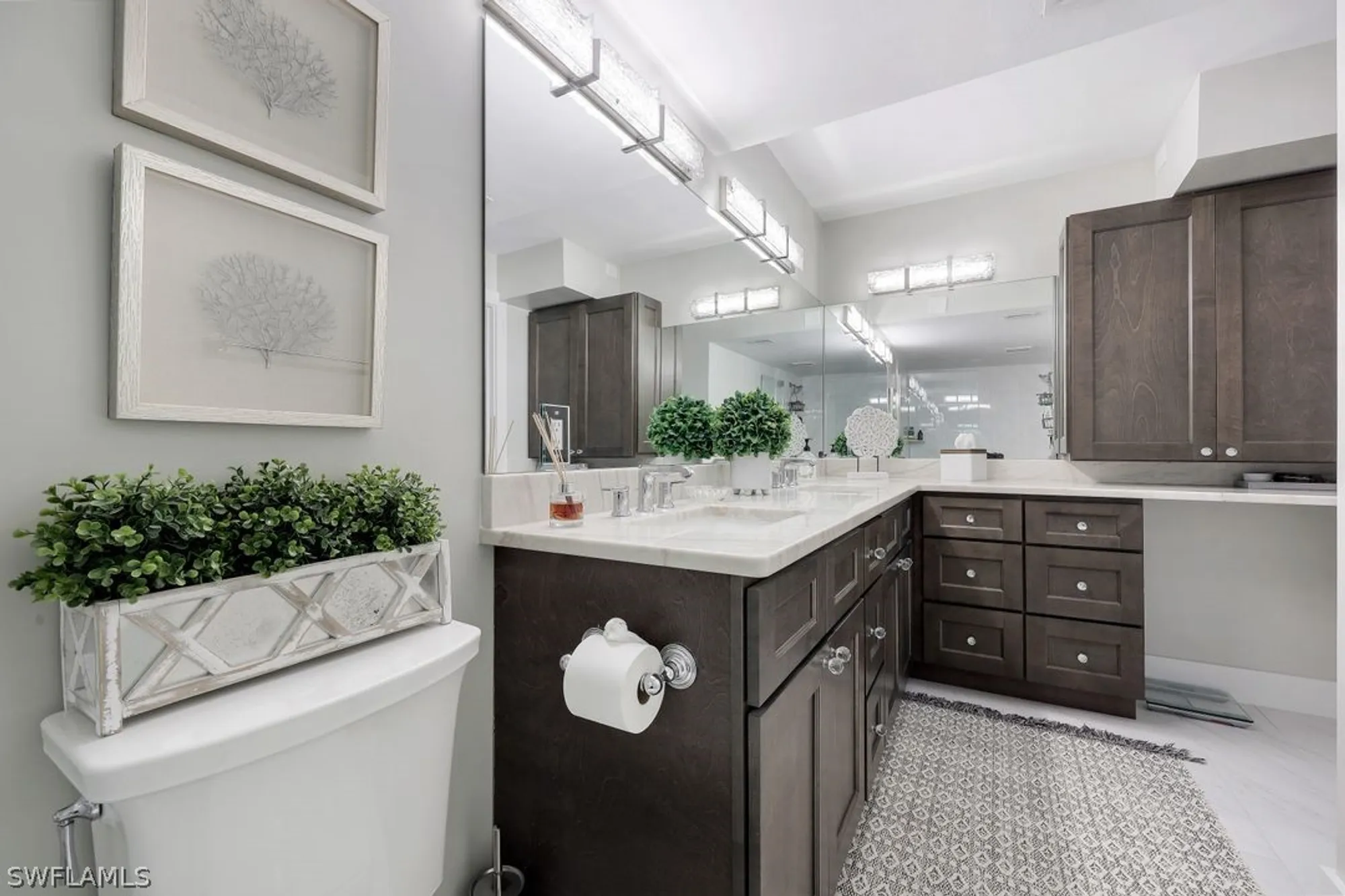 Property Slideshow image 19 of 26 | 3333 gulf shore blvd 103, Naples, FL, 34103