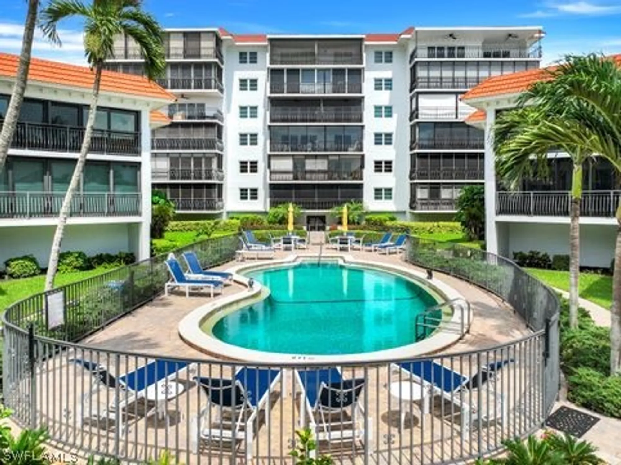 Property Slideshow image 25 of 26 | 3333 gulf shore blvd 103, Naples, FL, 34103