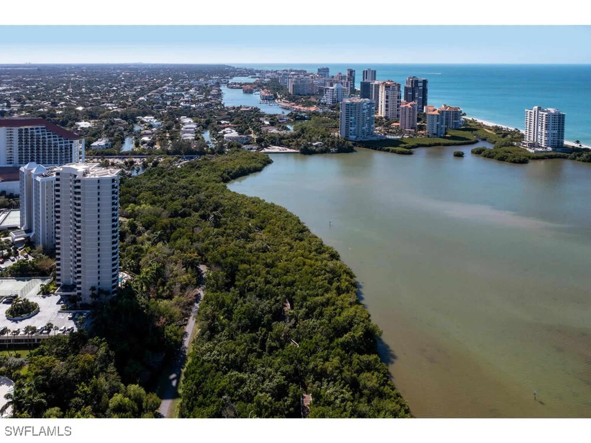 Property Slideshow image 13 of 15 | 5555 heron point dr 902, Naples, FL, 34108
