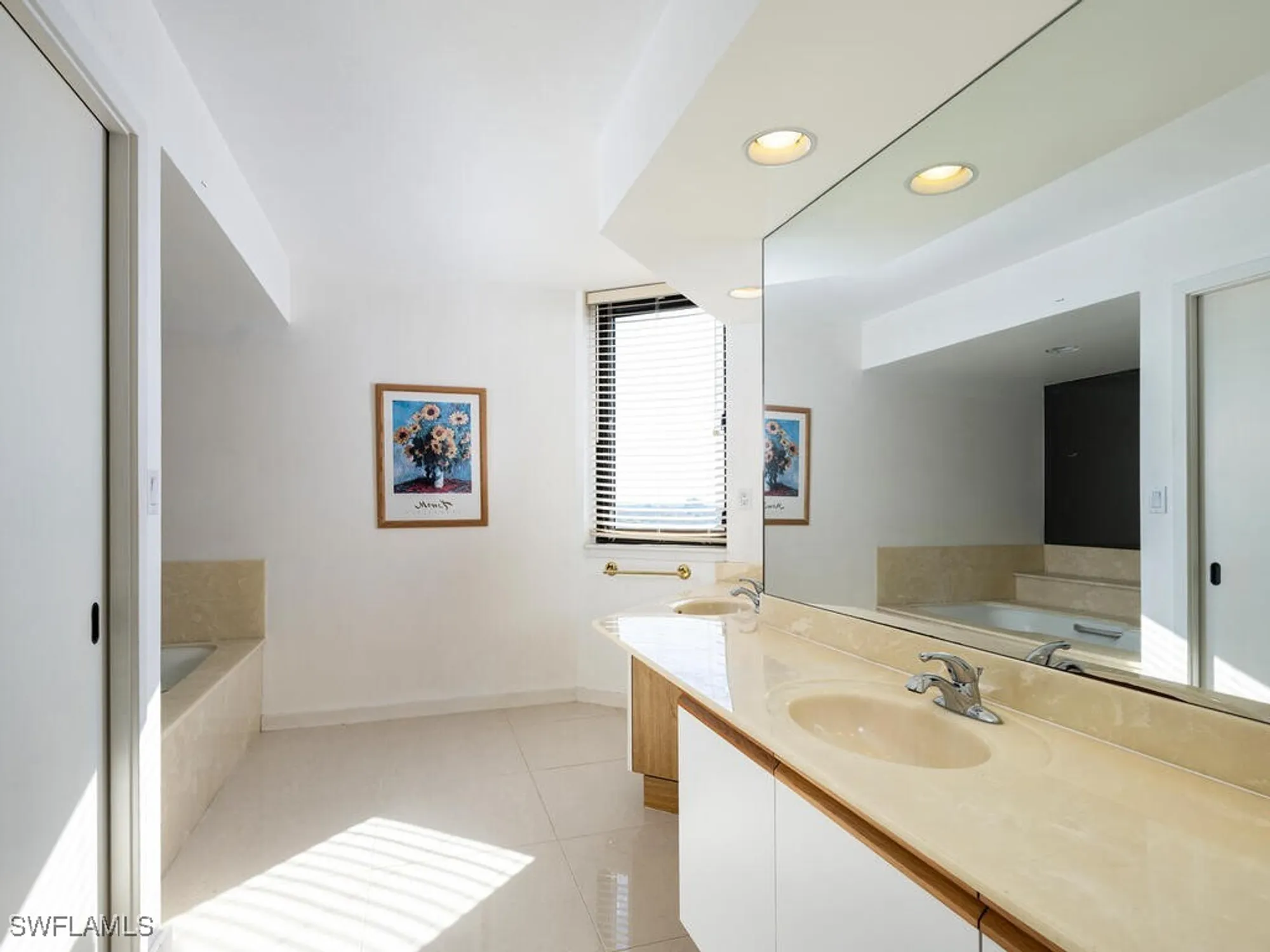 Property Slideshow image 7 of 15 | 5555 heron point dr 902, Naples, FL, 34108