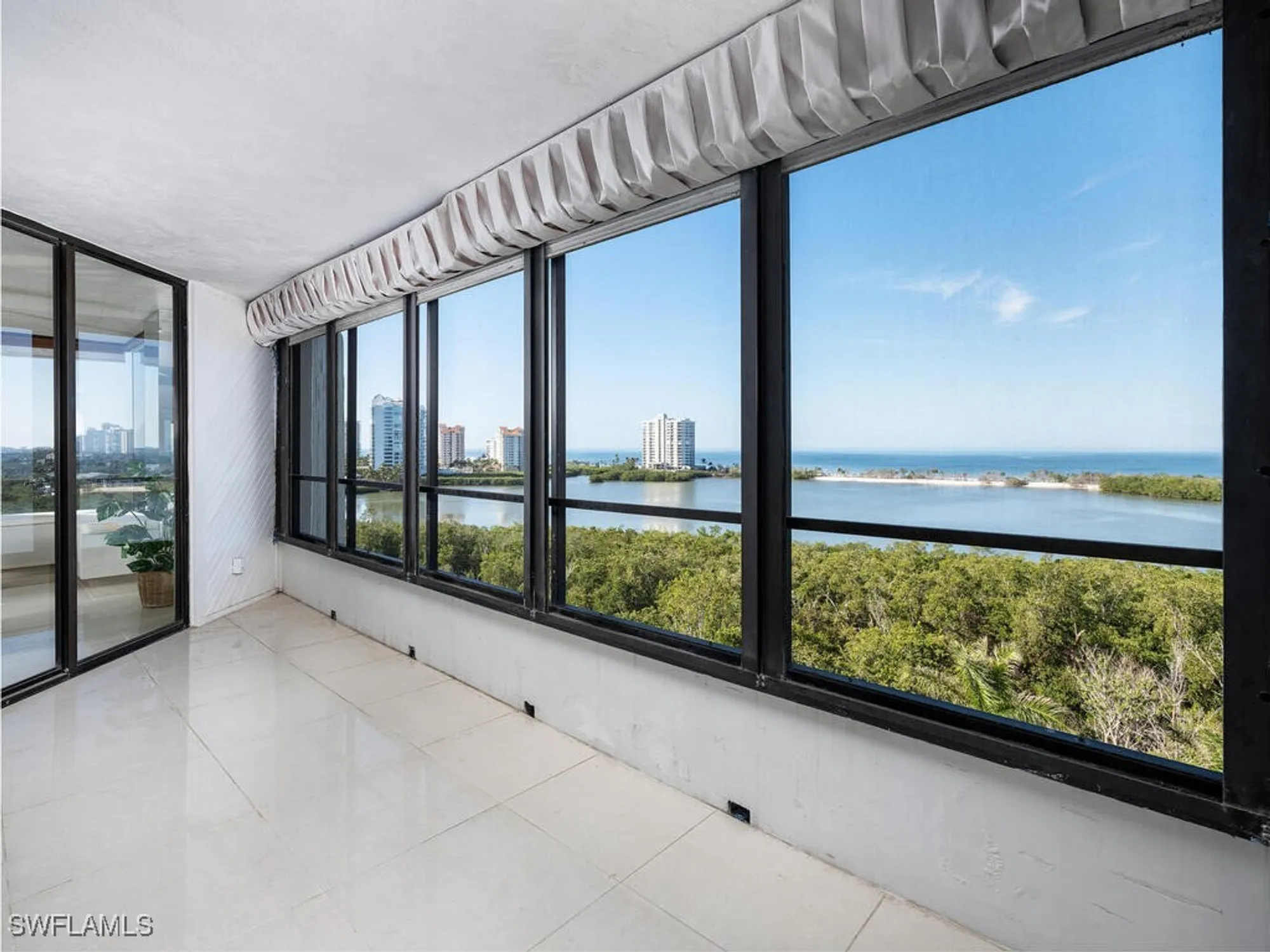 Property Slideshow image 9 of 15 | 5555 heron point dr 902, Naples, FL, 34108
