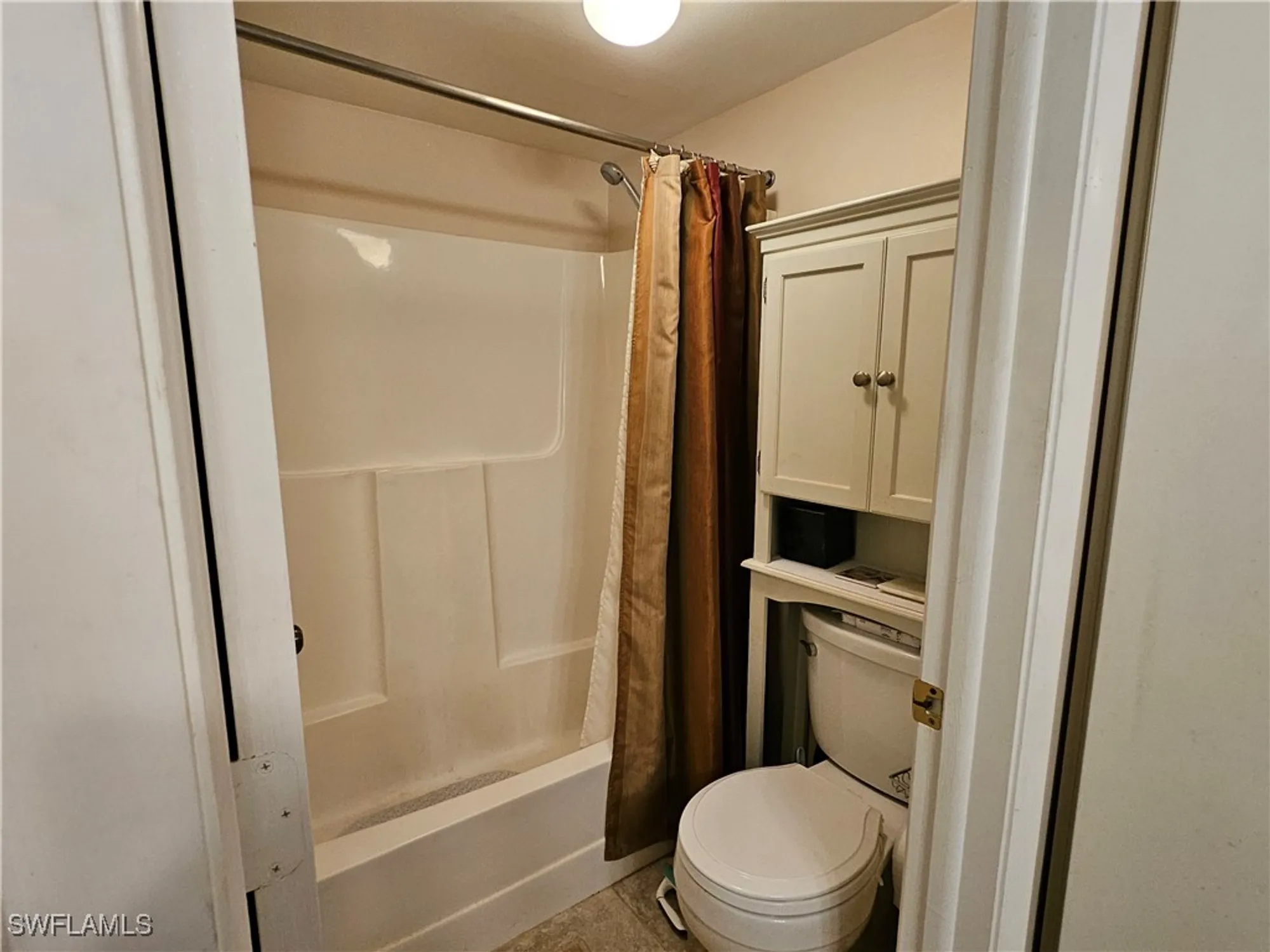 Property Slideshow image 14 of 41 | 7410 lake breeze dr 410, Fort Myers, FL, 33907