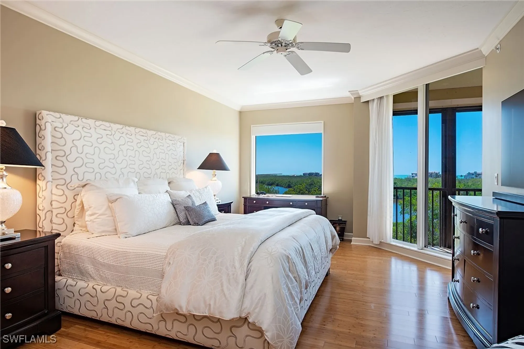 Property Slideshow image 11 of 14 | 8990 bay colony dr 403, Naples, FL, 34108