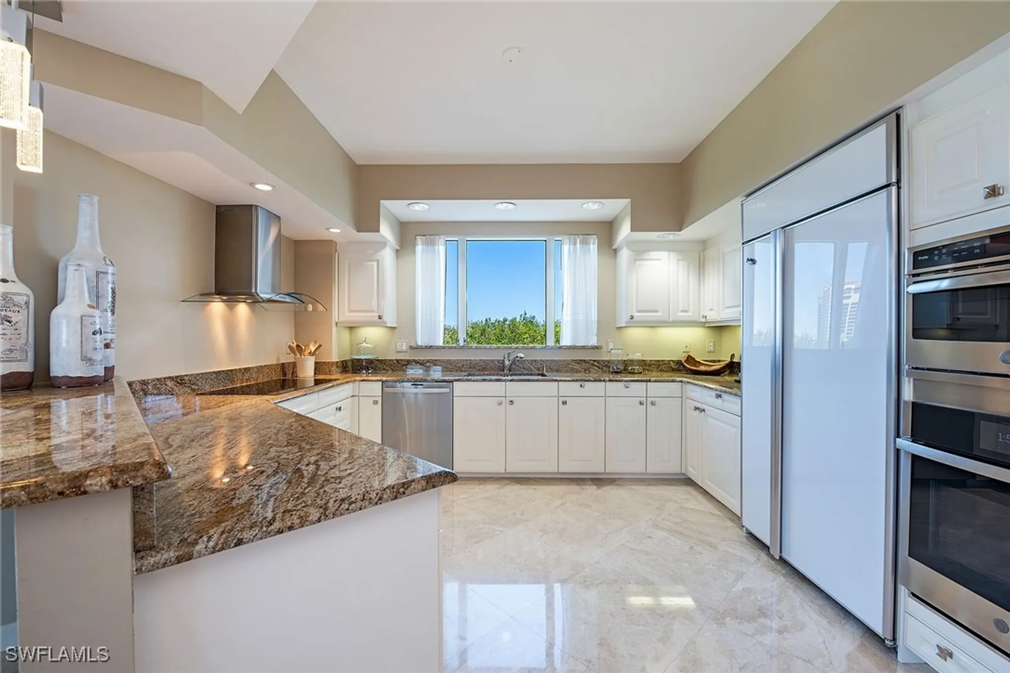 Property Slideshow image 4 of 14 | 8990 bay colony dr 403, Naples, FL, 34108