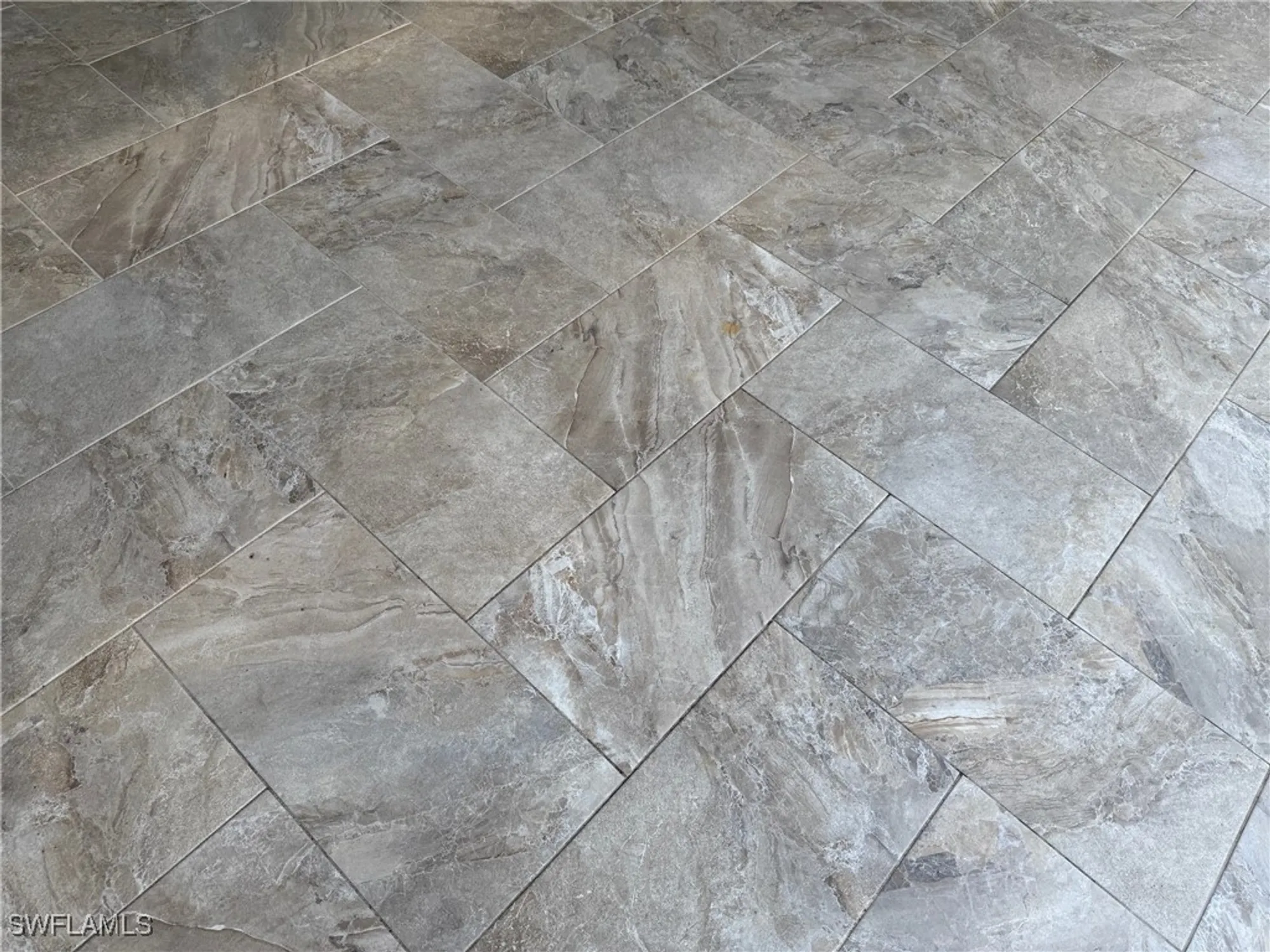 Property Slideshow image 27 of 45 | 3157 apple blossom dr, Alva, FL, 33920