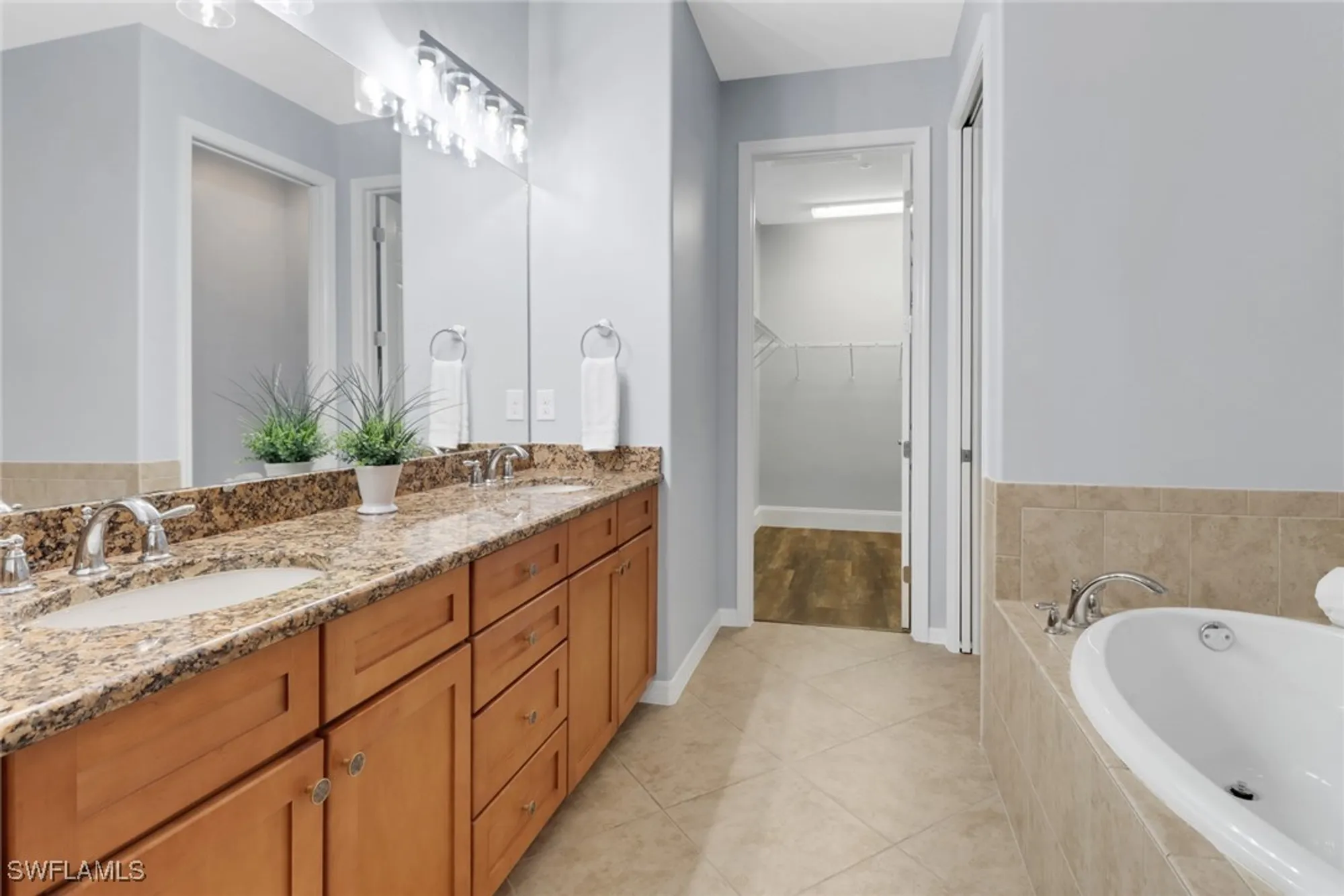 Property Slideshow image 15 of 40 | 9064 capistrano st 5005, Naples, FL, 34113