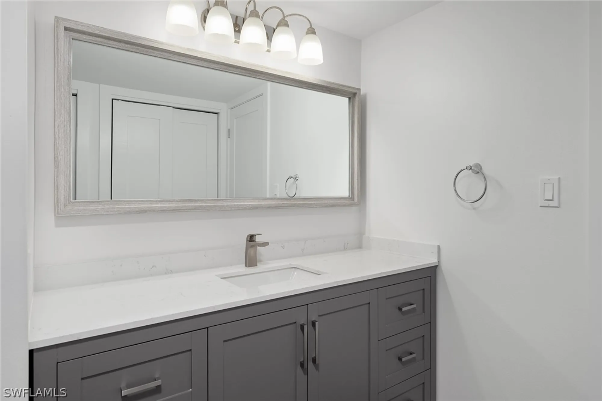 Property Slideshow image 8 of 11 | 6102 augusta dr 210, Fort Myers, FL, 33907