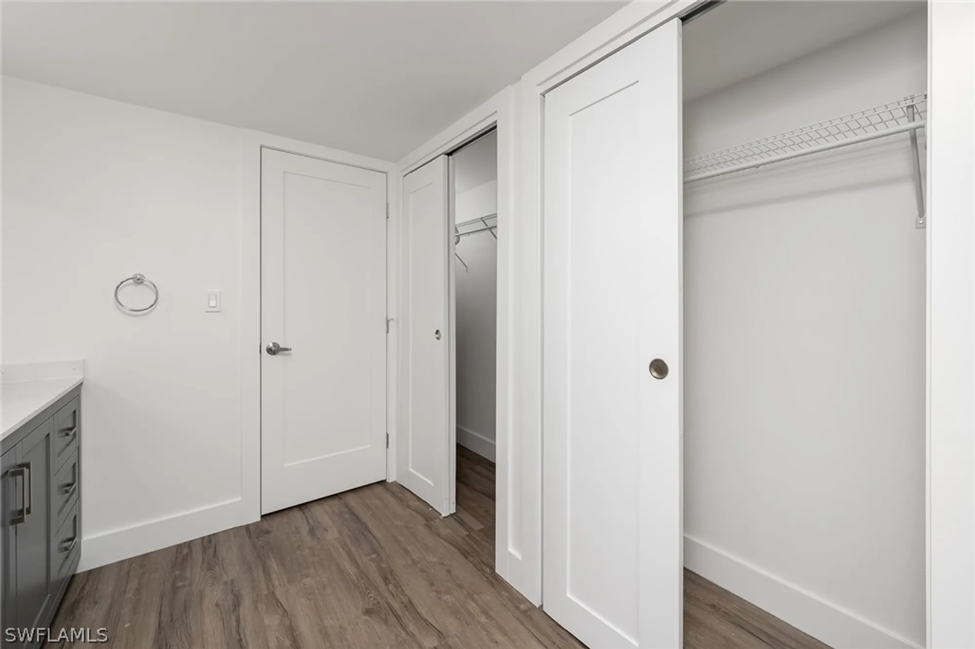 Property Slideshow image 9 of 11 | 6102 augusta dr 210, Fort Myers, FL, 33907