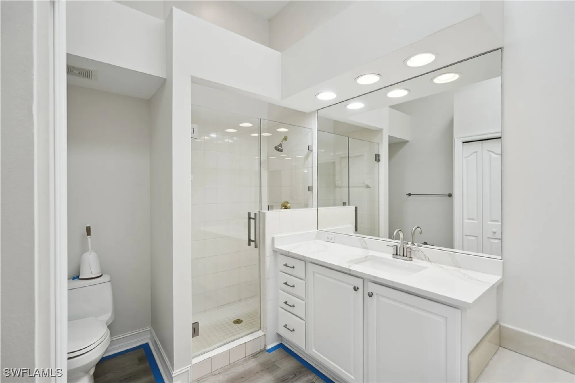 Property Slideshow image 16 of 39 | 8188 saratoga dr 703, Naples, FL, 34113