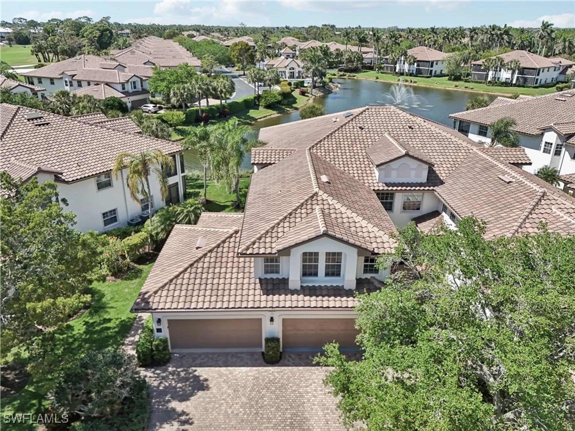 Property Slideshow image 22 of 39 | 8188 saratoga dr 703, Naples, FL, 34113