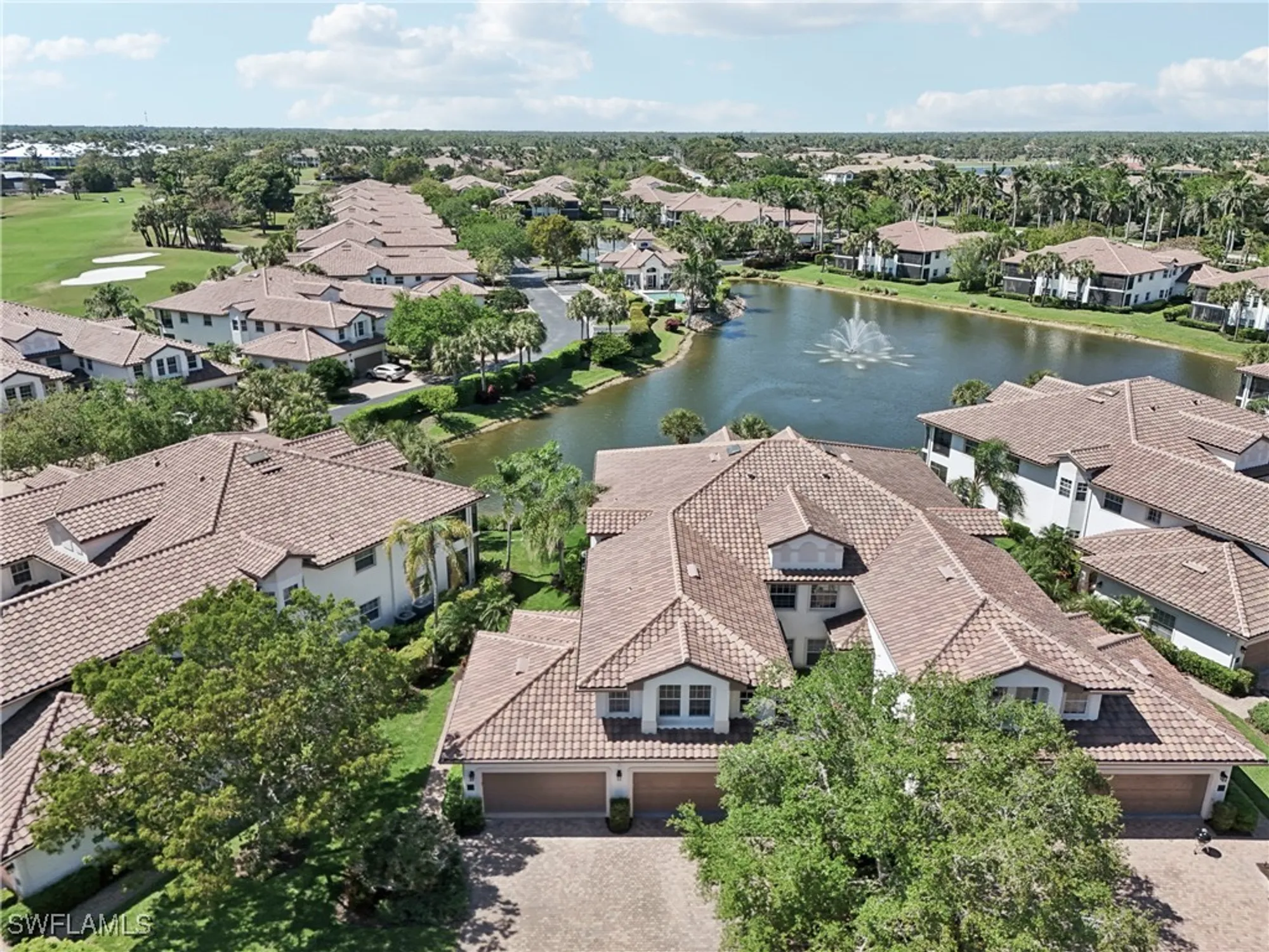 Property Slideshow image 23 of 39 | 8188 saratoga dr 703, Naples, FL, 34113