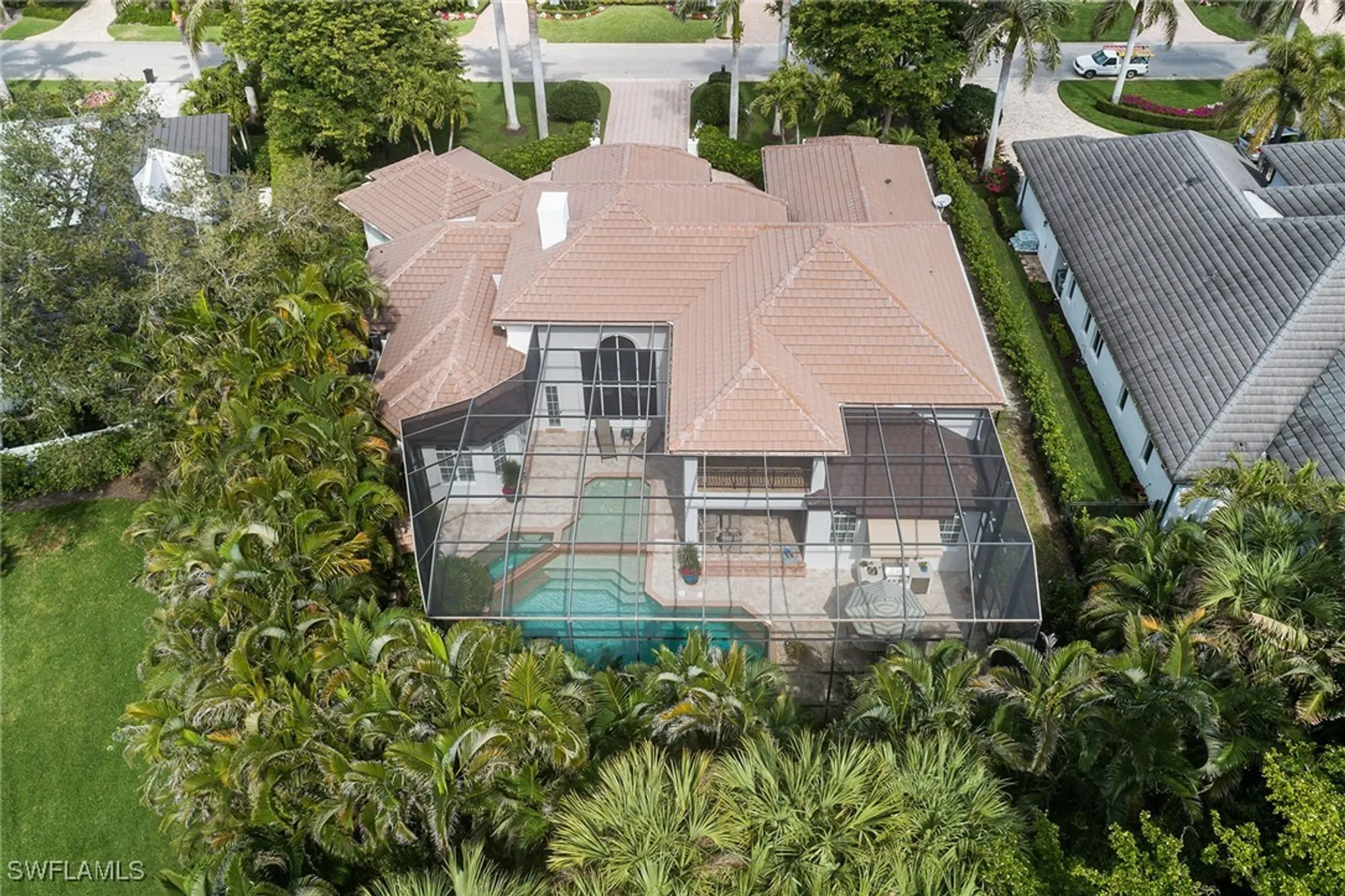 Property Slideshow image 18 of 40 | 614 bow line dr, Naples, FL, 34103