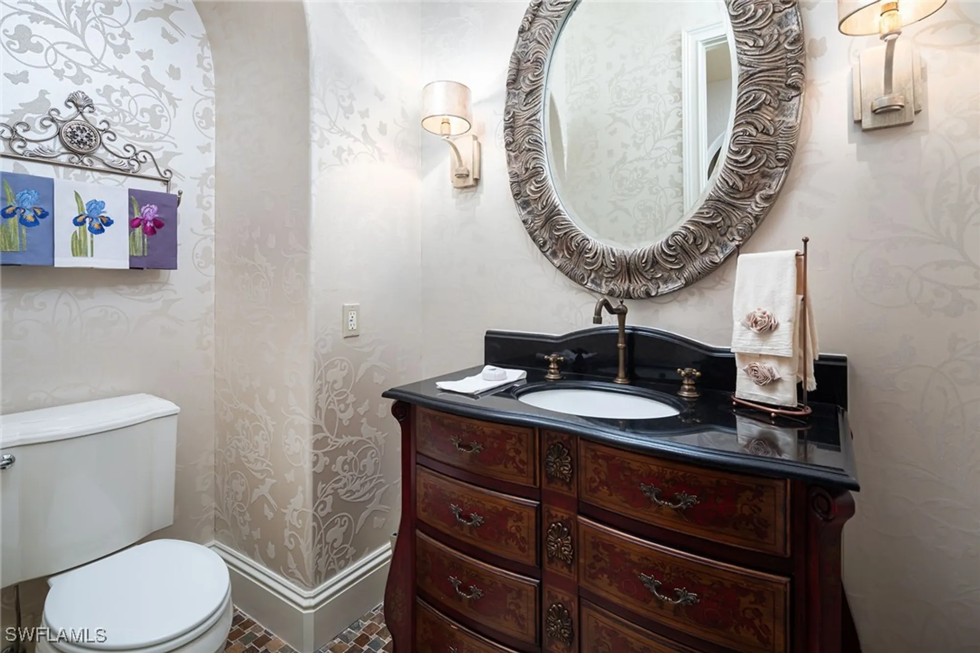 Property Slideshow image 25 of 40 | 614 bow line dr, Naples, FL, 34103