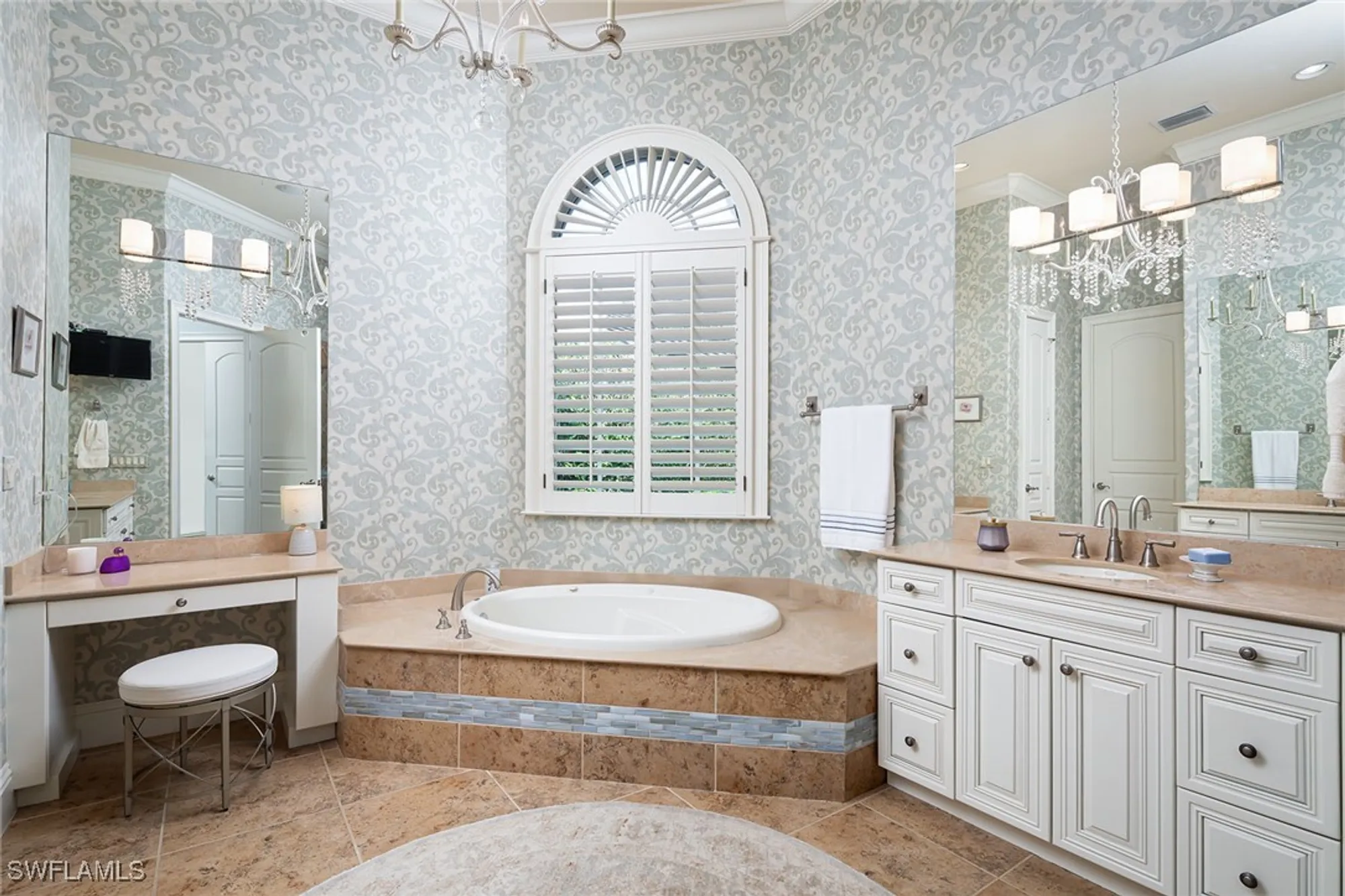 Property Slideshow image 21 of 40 | 614 bow line dr, Naples, FL, 34103