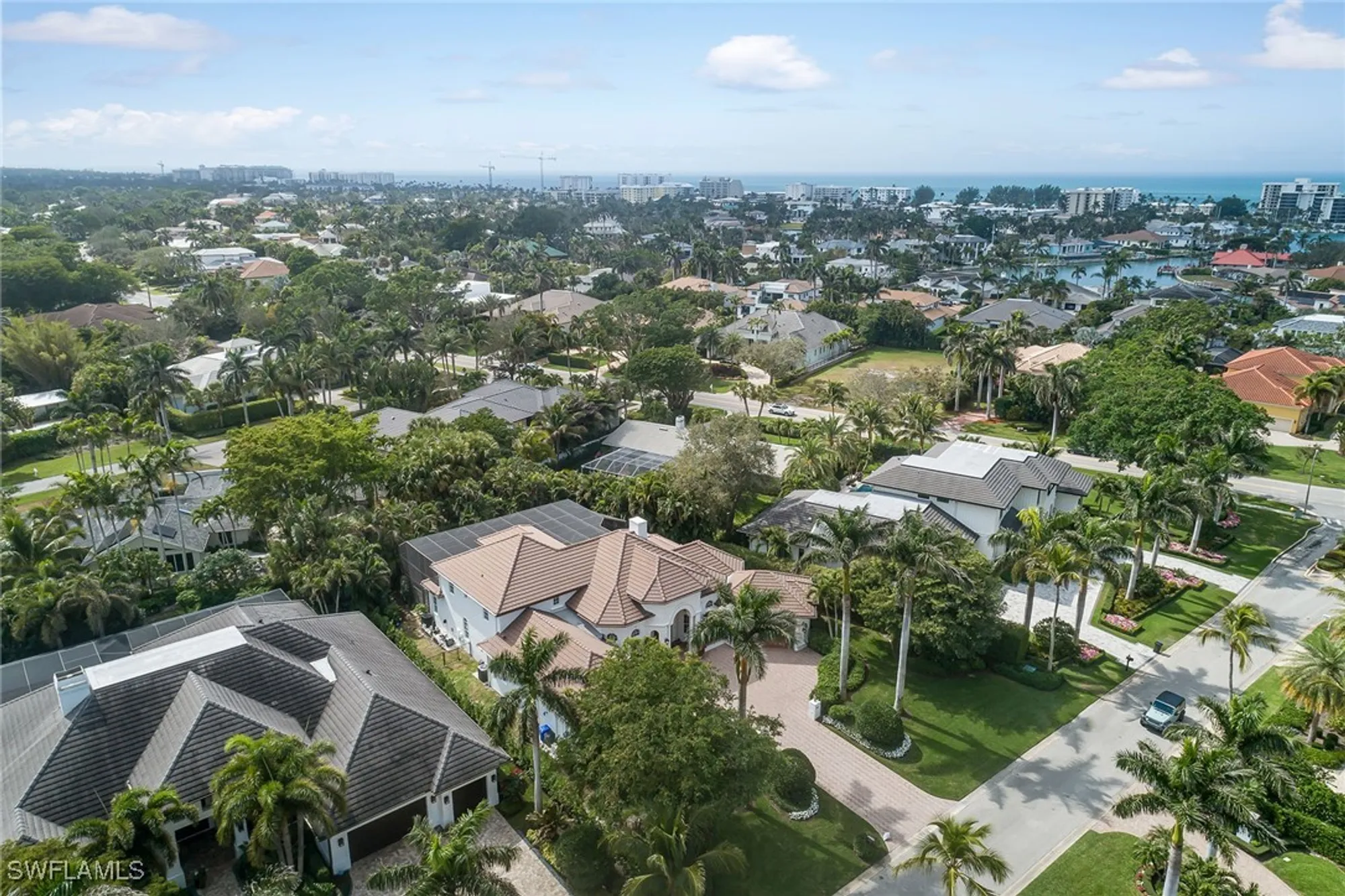 Property Slideshow image 37 of 40 | 614 bow line dr, Naples, FL, 34103