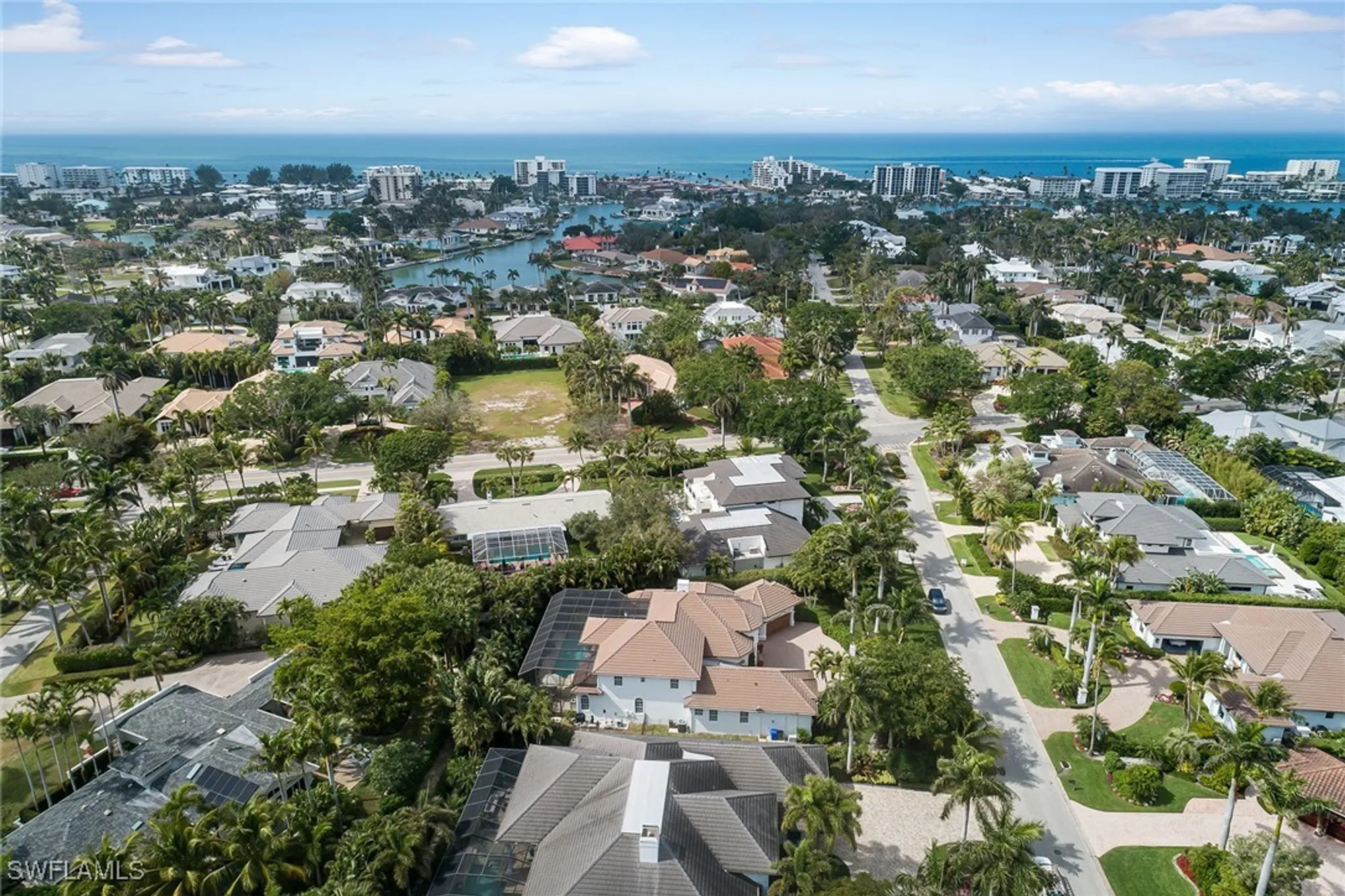 Property Slideshow image 38 of 40 | 614 bow line dr, Naples, FL, 34103