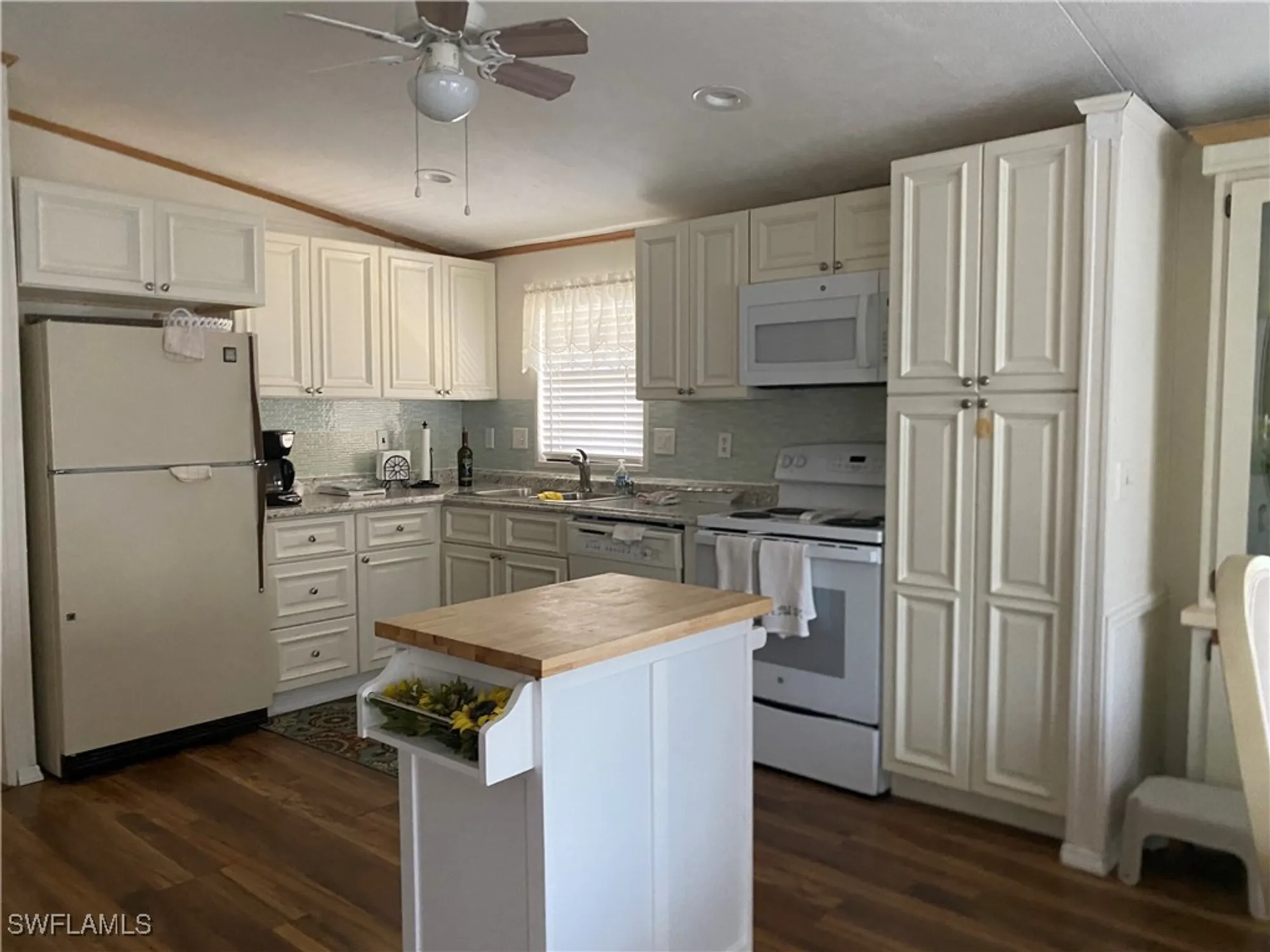 Property Slideshow image 9 of 27 | 619 charlemagne blvd, Naples, FL, 34112