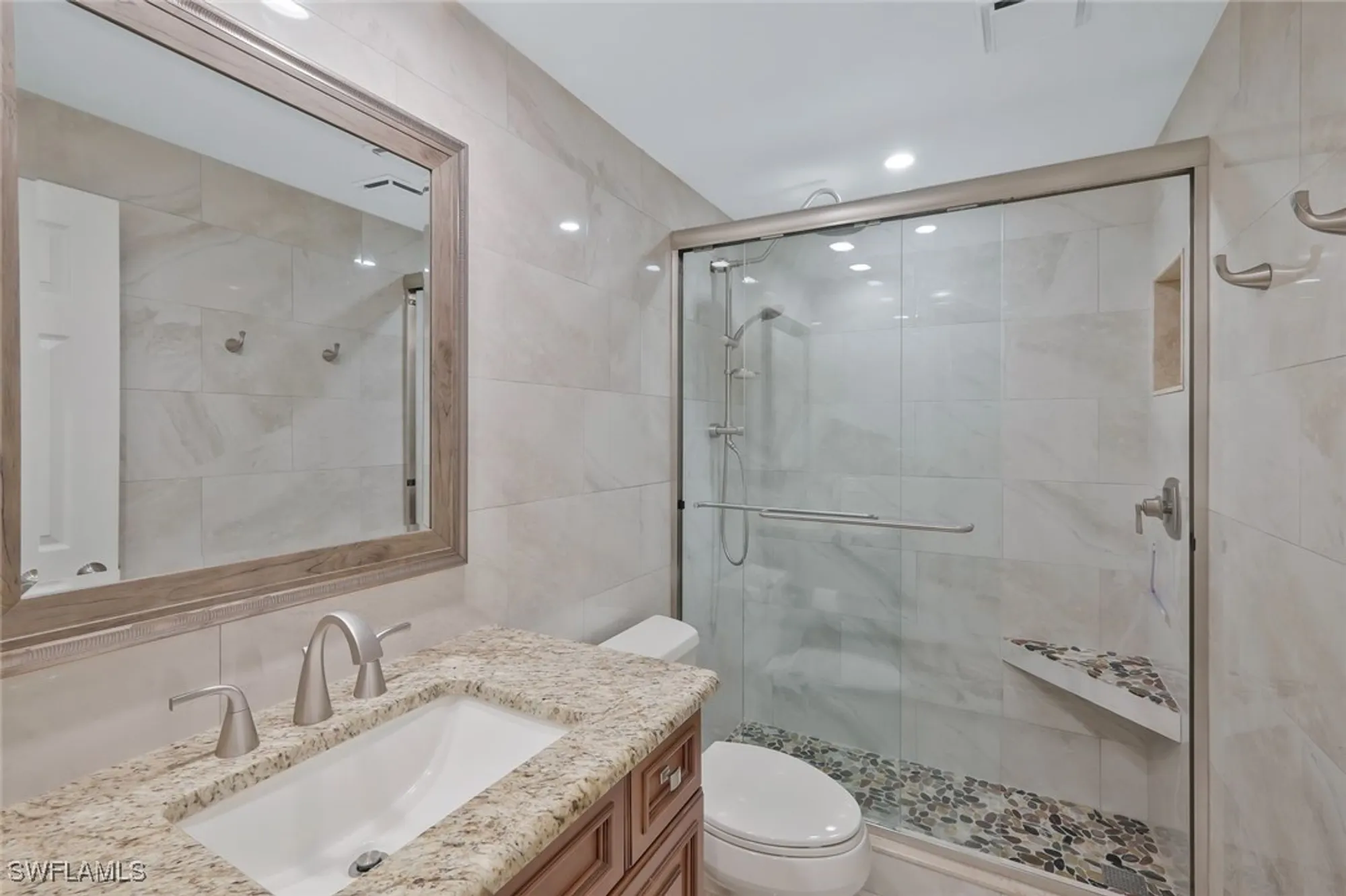 Property Slideshow image 15 of 25 | 11140 caravel cir apt 108, Fort Myers, FL, 33908