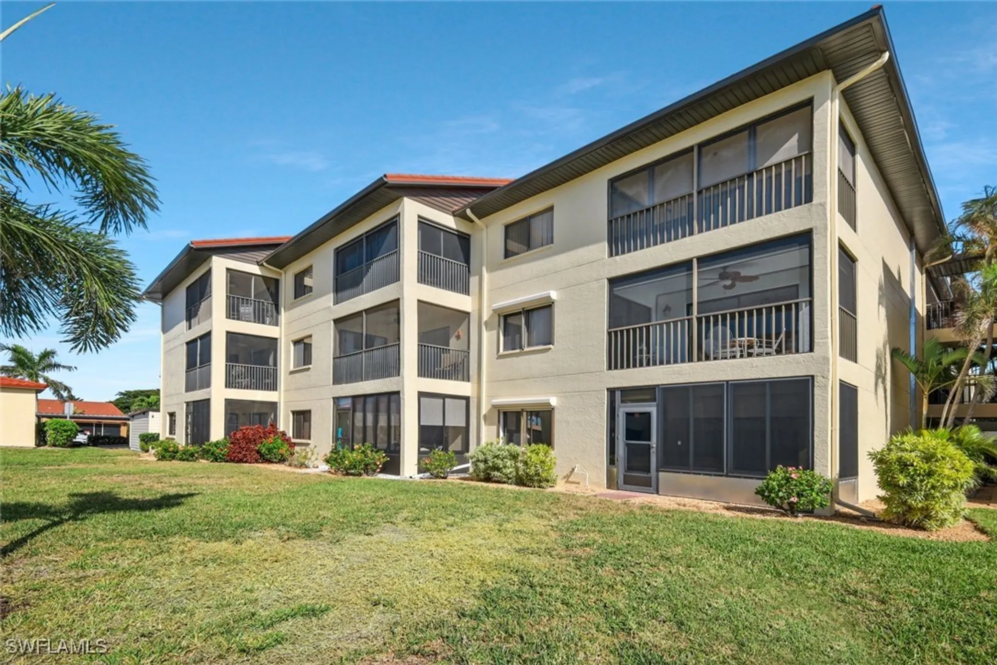 Property Slideshow image 19 of 25 | 11140 caravel cir apt 108, Fort Myers, FL, 33908