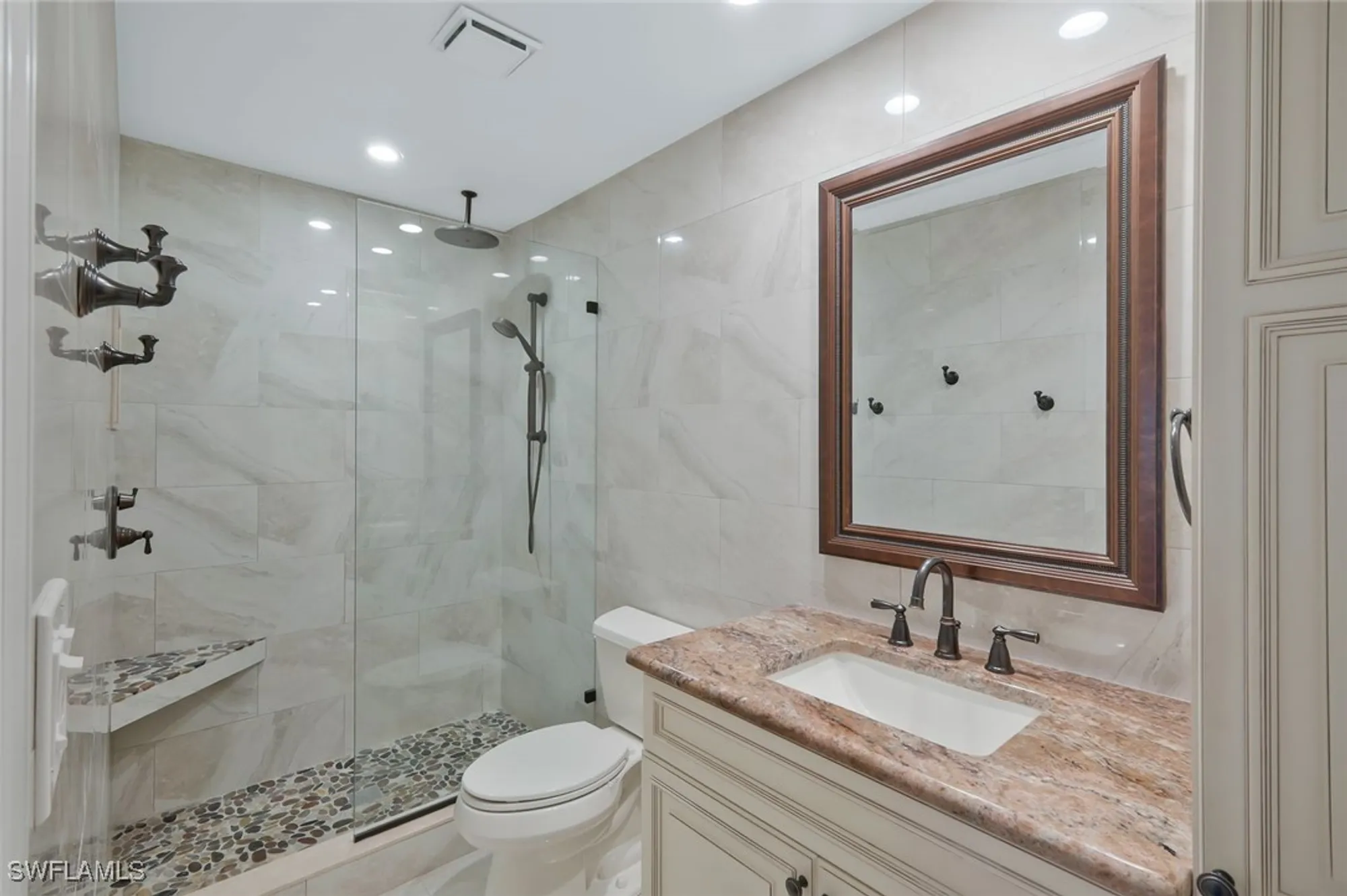 Property Slideshow image 12 of 25 | 11140 caravel cir apt 108, Fort Myers, FL, 33908