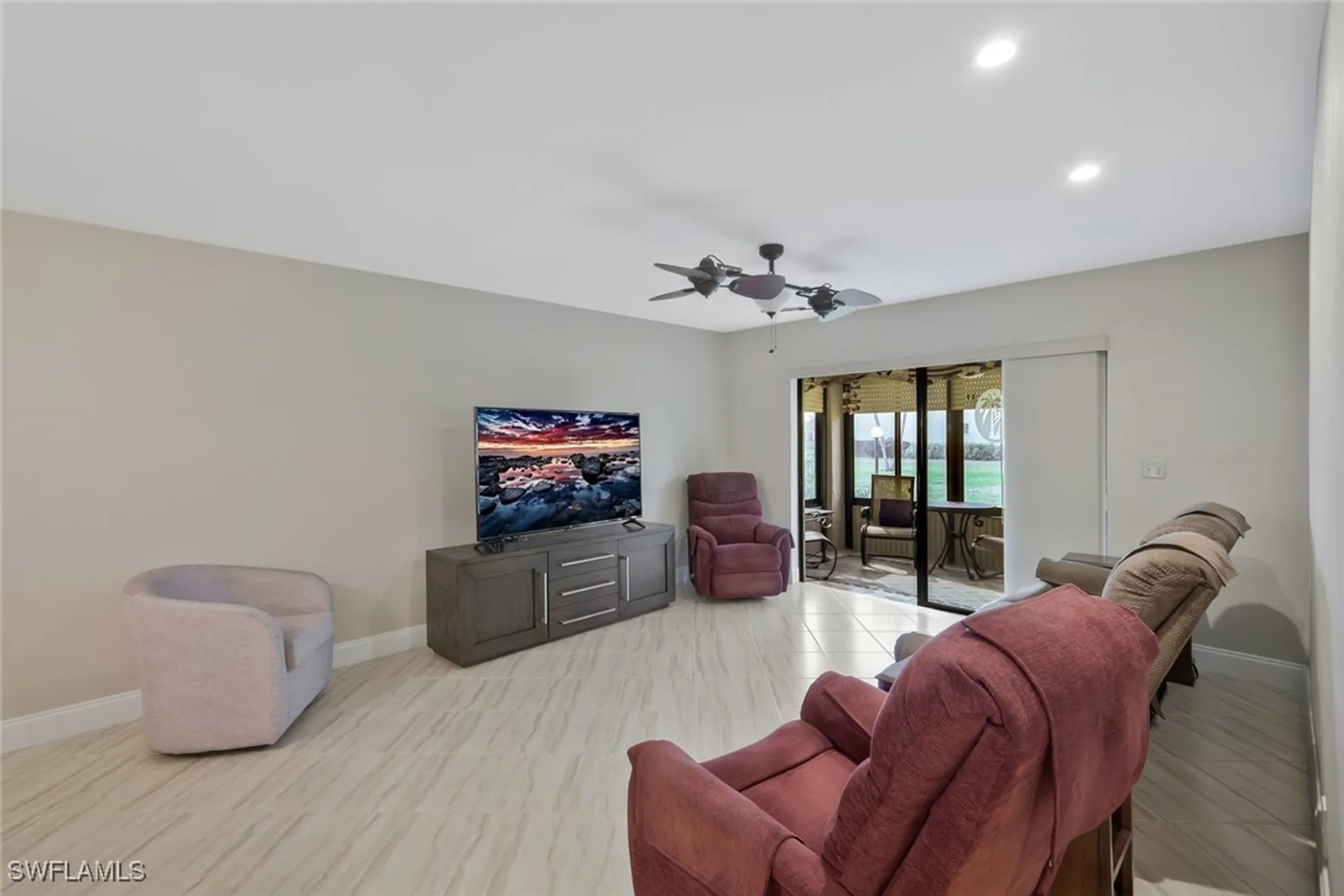 Property Slideshow image 8 of 25 | 11140 caravel cir apt 108, Fort Myers, FL, 33908