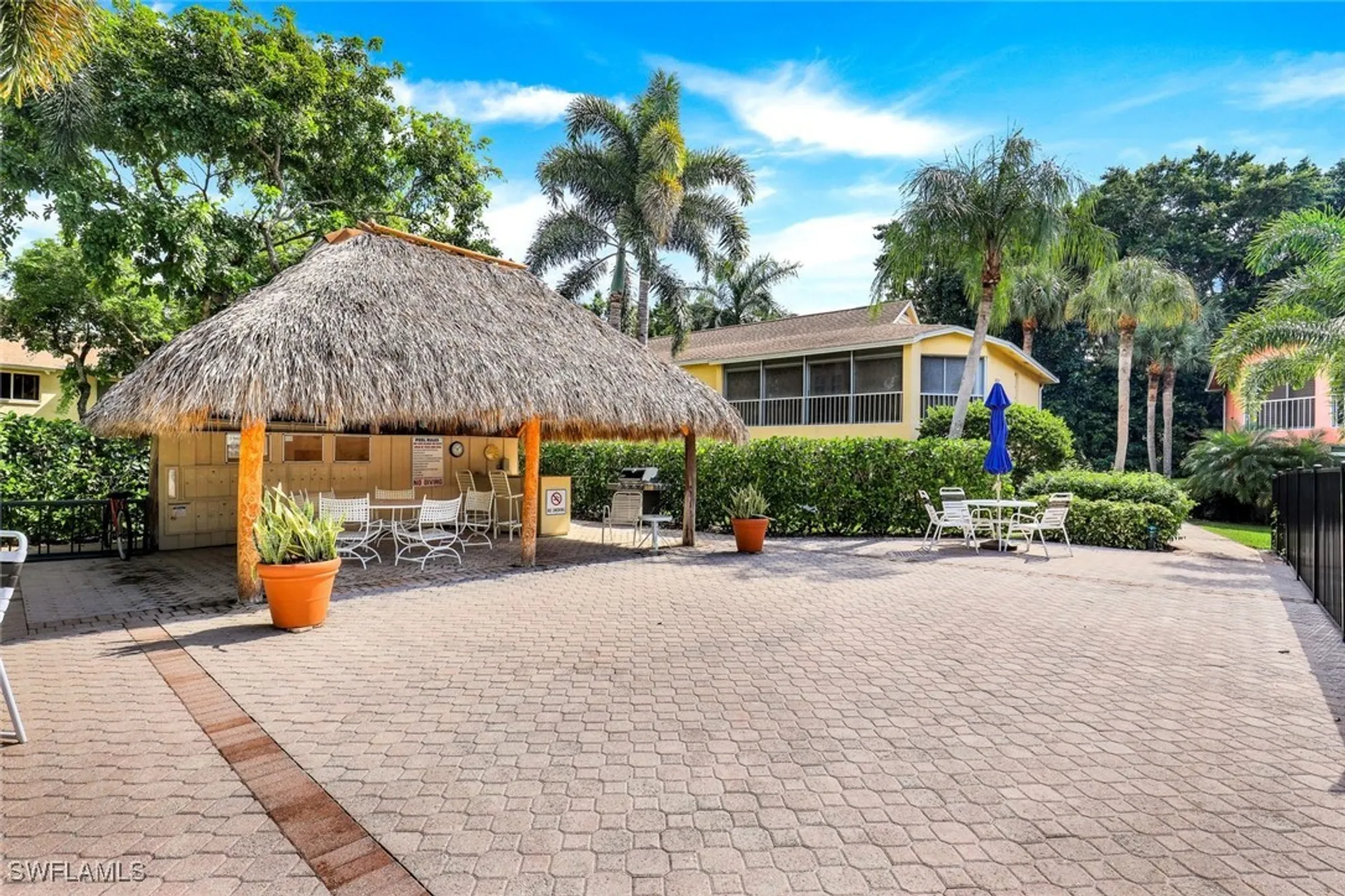Property Slideshow image 14 of 17 | 3200 binnacle dr b4, Naples, FL, 34103
