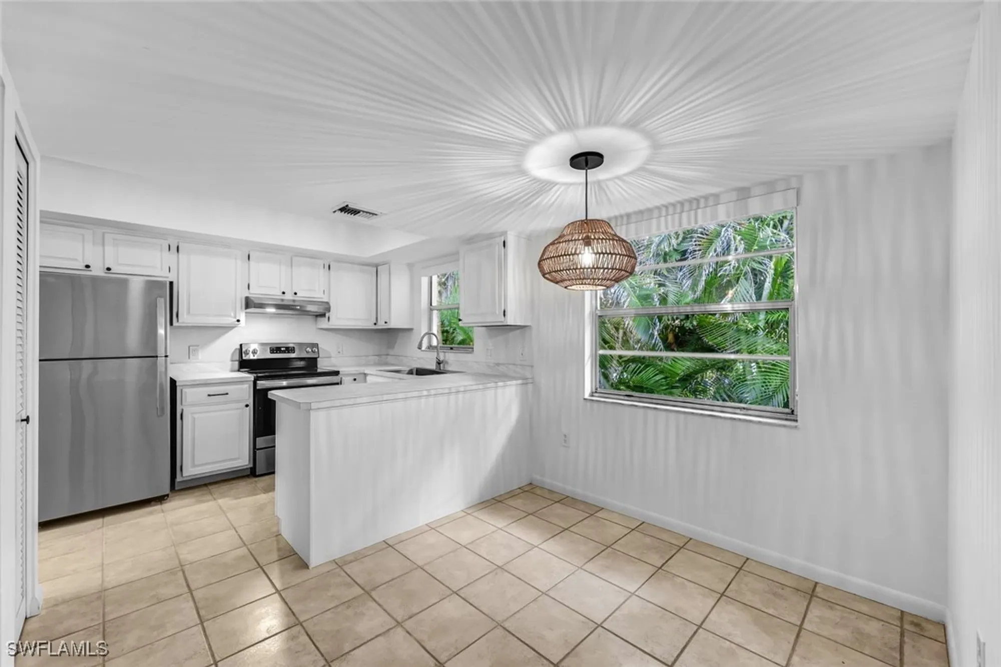 Property Slideshow image 3 of 17 | 3200 binnacle dr b4, Naples, FL, 34103
