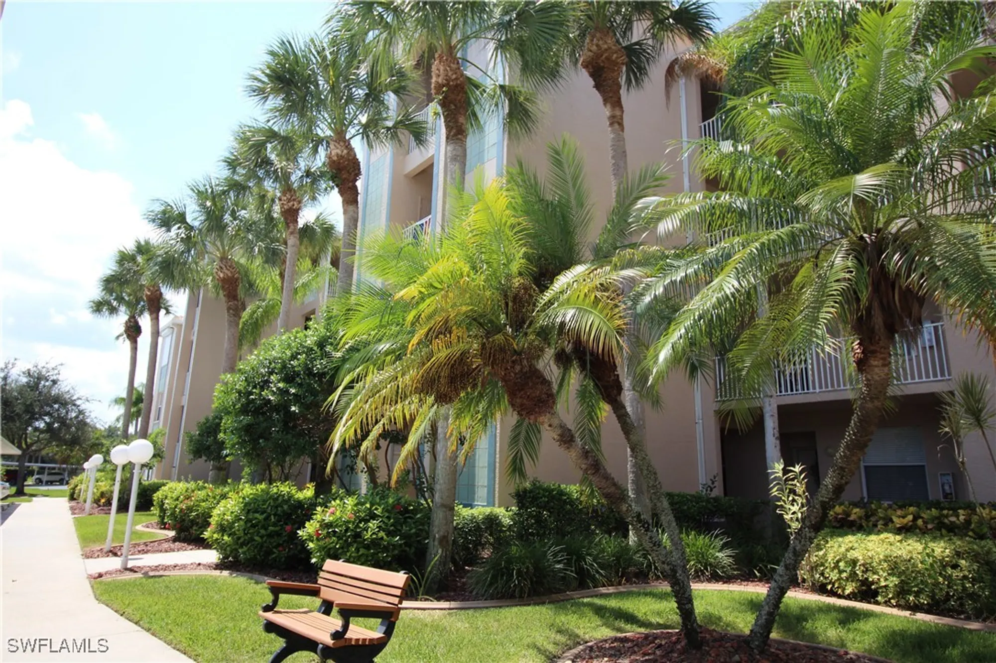 Property Slideshow image 8 of 49 | 14061 brant point cir 7304, Fort Myers, FL, 33919