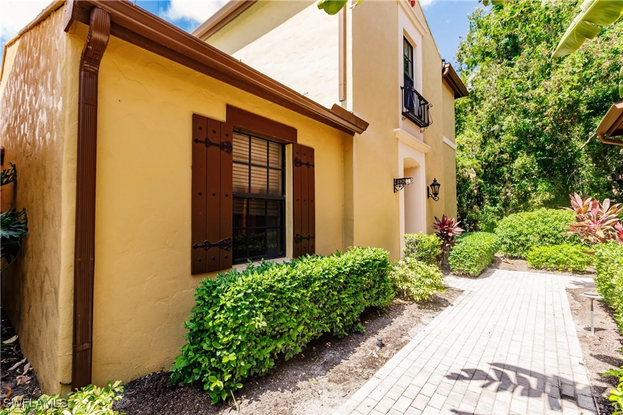 Property Slideshow image 7 of 47 | 9153 chula vista st 13204, Naples, FL, 34113