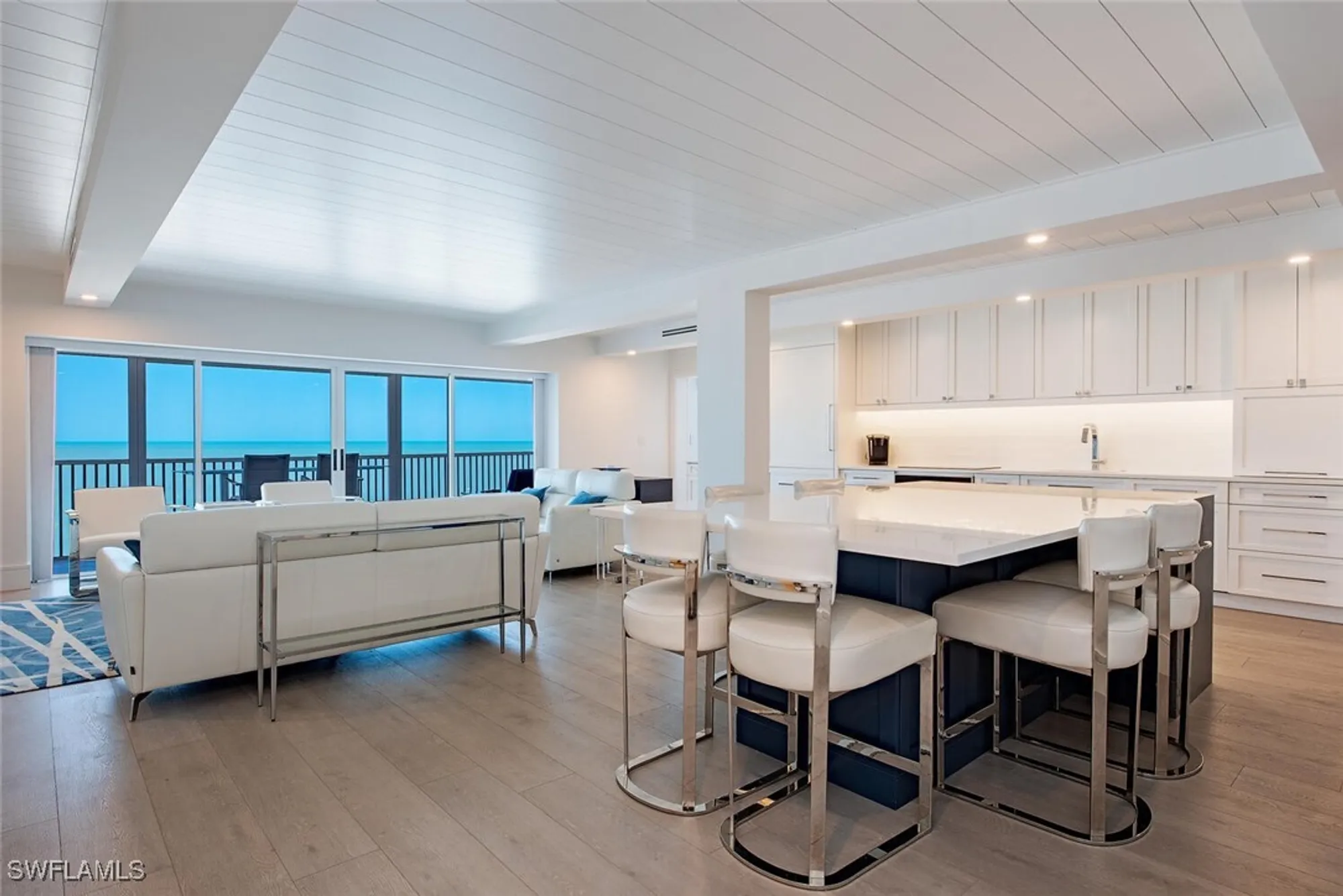 Property Slideshow image 3 of 18 | 3401 gulf shore blvd n apt 502, Naples, FL, 34103